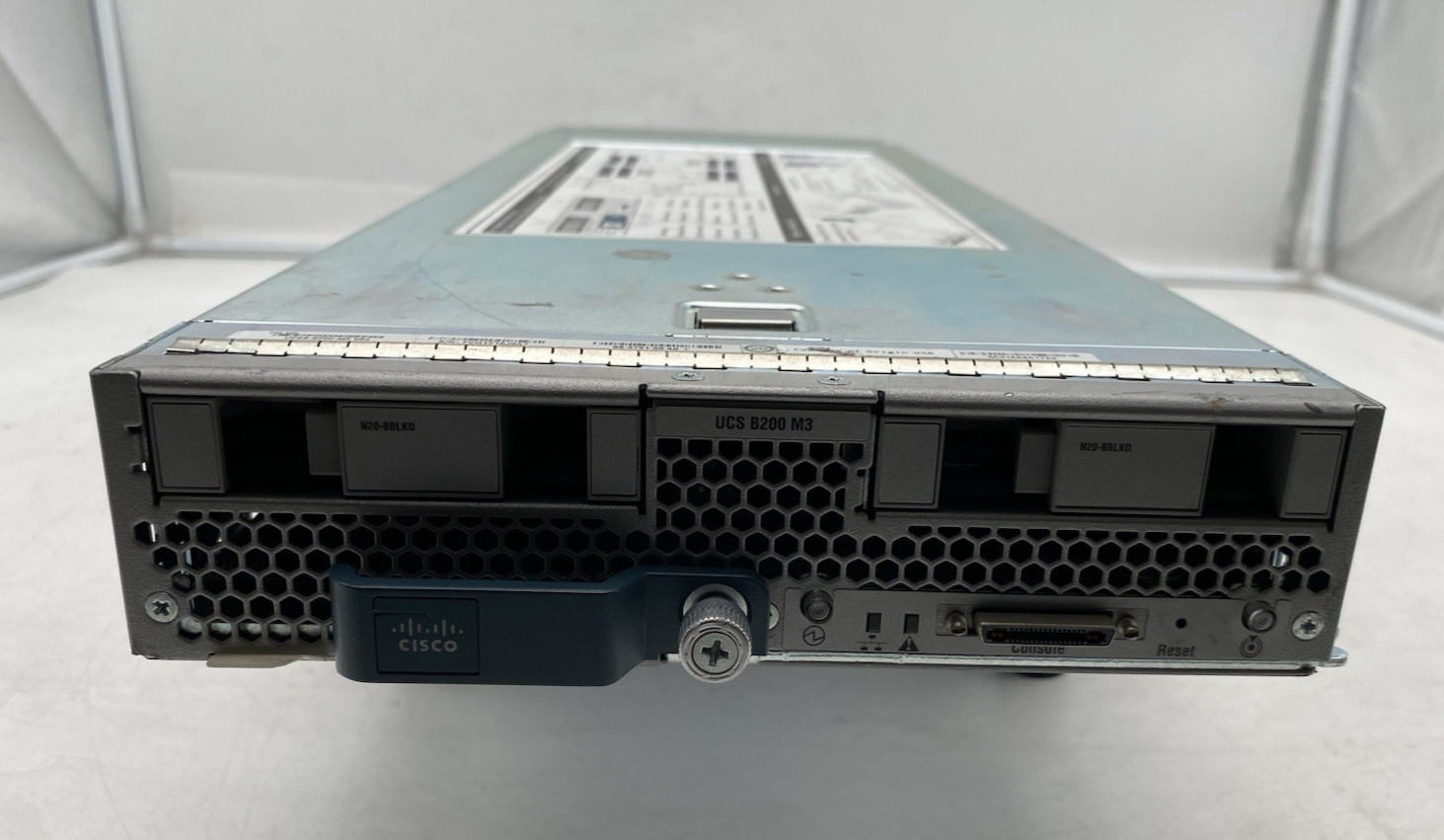 CISCO UCSB-B200-M3 UCS B200 M3 Blade Server 2x Intel Xeon E5-2650 No Ram/Storage