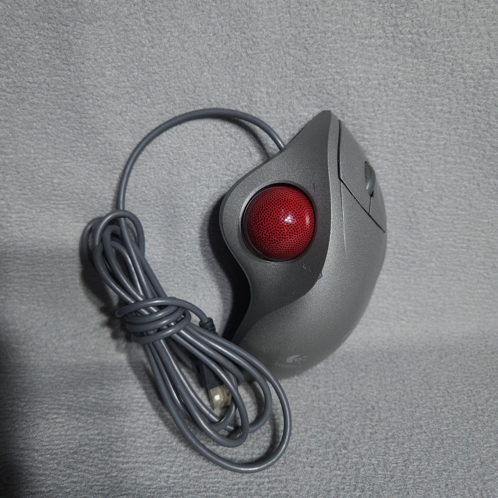 Logitech TrackMan Wheel, P/N 804360-1000, M/N T-BB18, wired USB, red ball