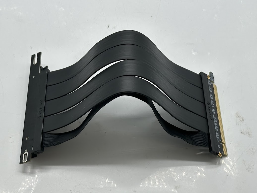 Lian Li PCIe 4.0 RISER CABLE (200mm) For all Lian Li Vertical Mount Accessories