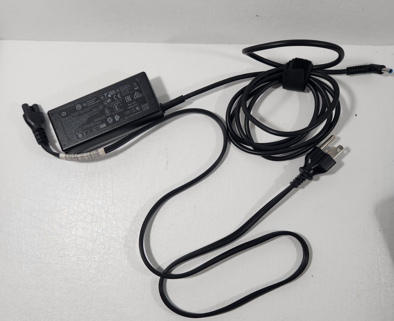 Genuine HP Compaq AC Adapter 19.5V 3.33A PPP019L-S 