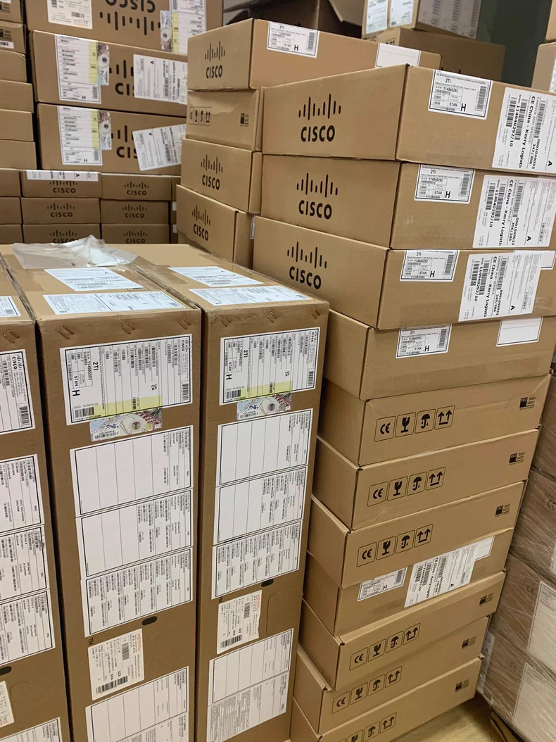 1PCS New Cisco C8200-1N-4T Catalyst Router Shipping DHL or FedEX