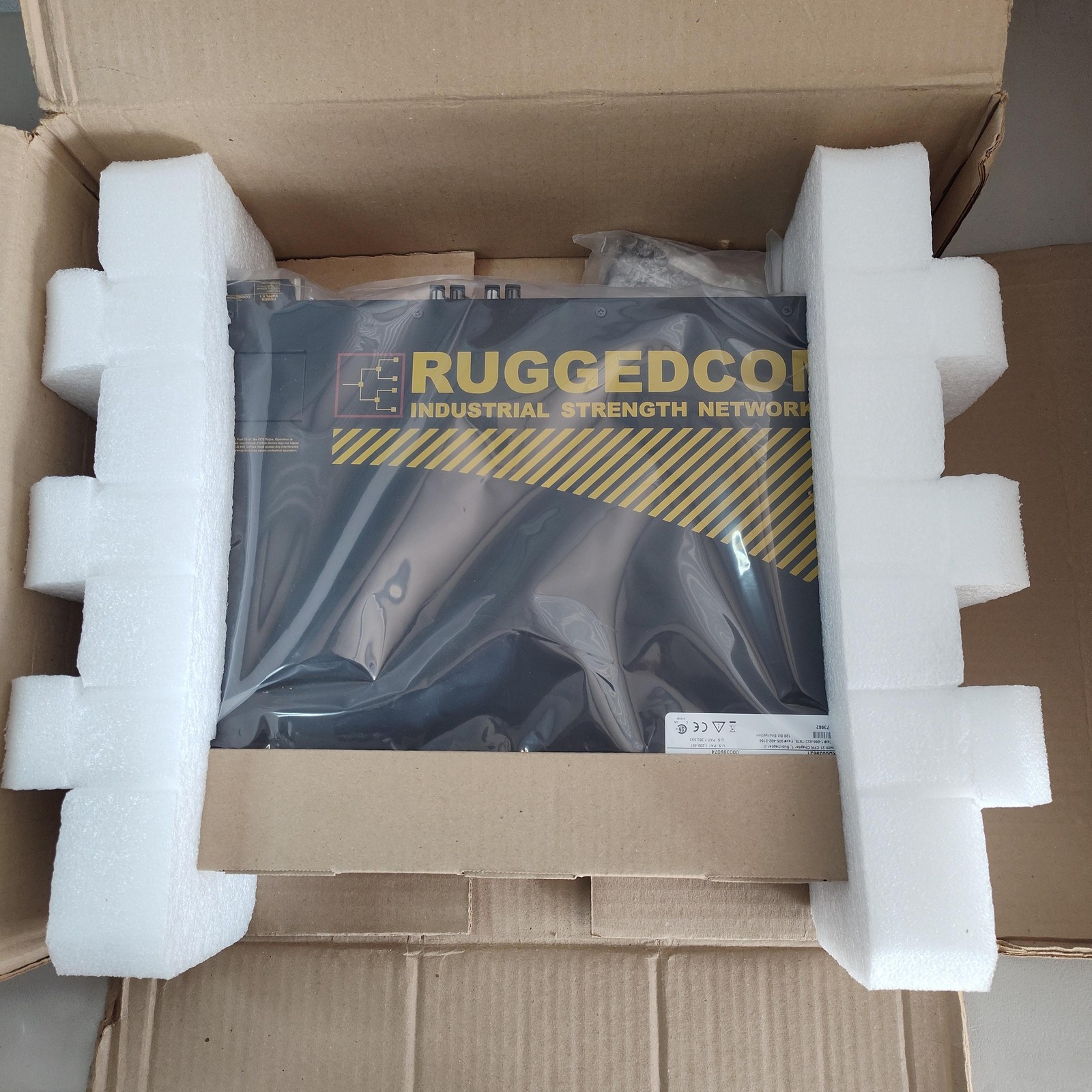 RuggedCom RSG2100 RuggedSwitch Industrial Ethernet Switch Rack Mount 100Mbps