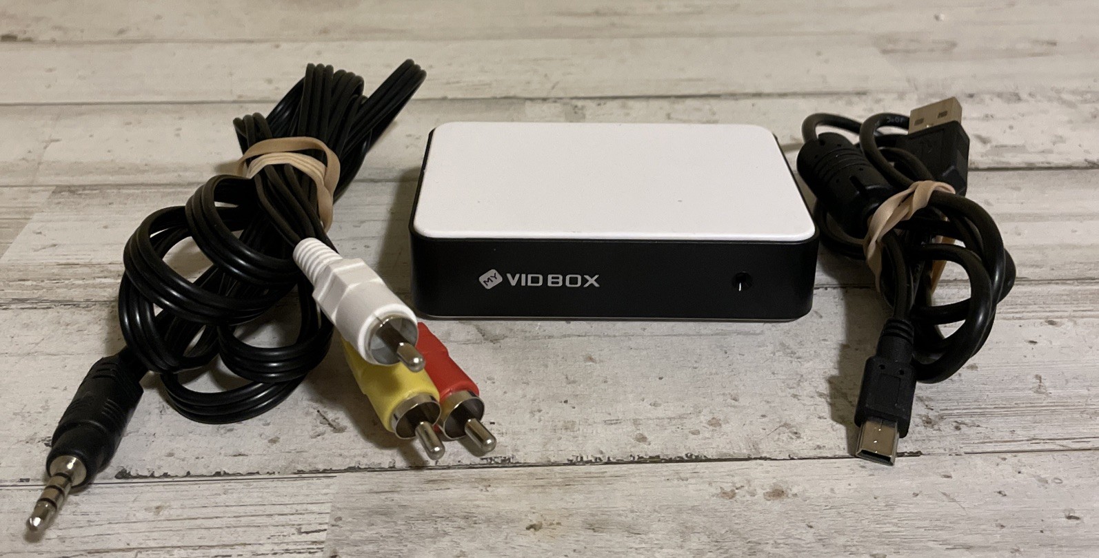 HT Honestech MY VIDBOX Capture & Transfer Video VHS to DVD w/ Cables