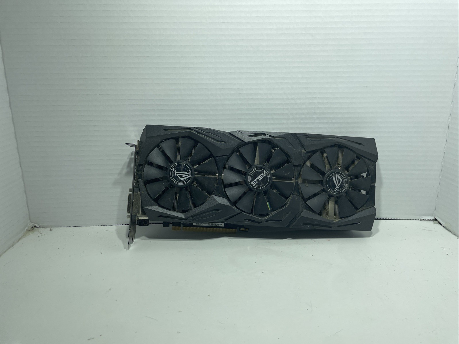 ASUS ROG STRIX GeForce GTX 1080 Triple Fan PCIe x16 DP HDMI DVI-D