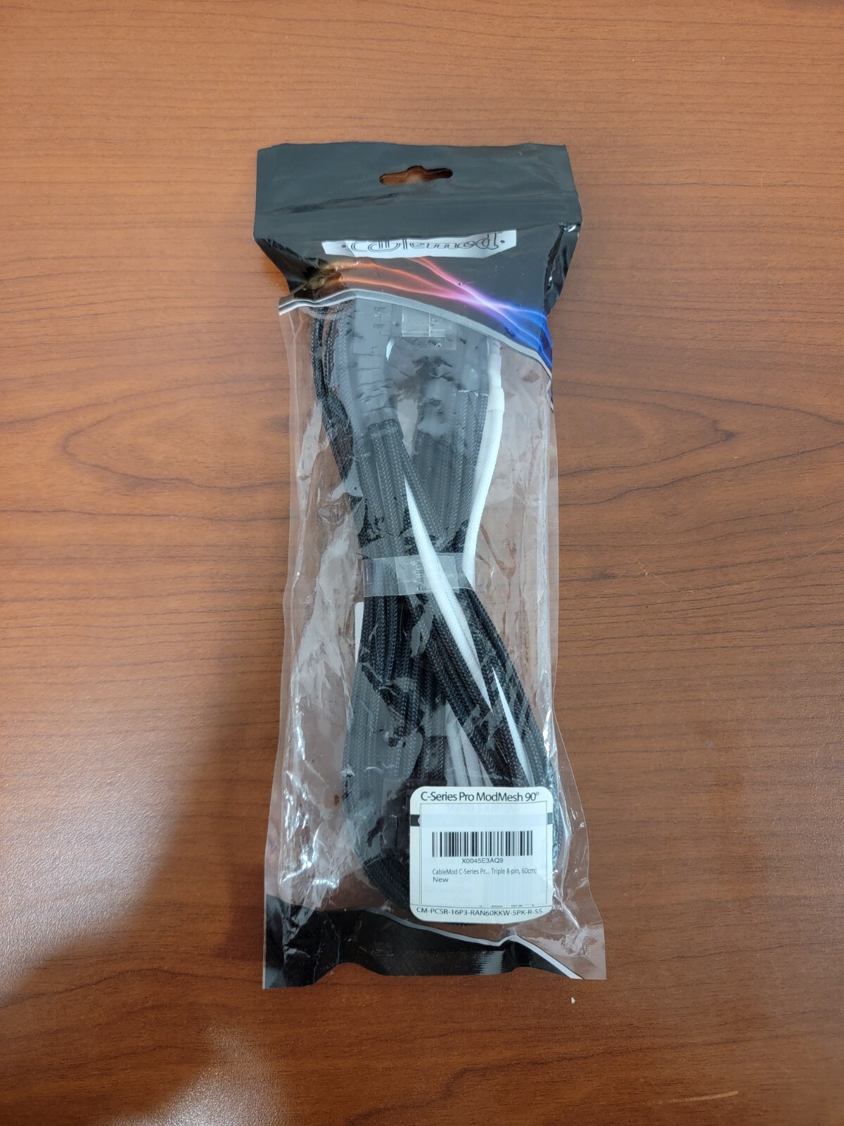 CABLEMOD ModMesh Sleeved 16-Pin To Triple 8-Pin for Corsair (Black/White) - NEW