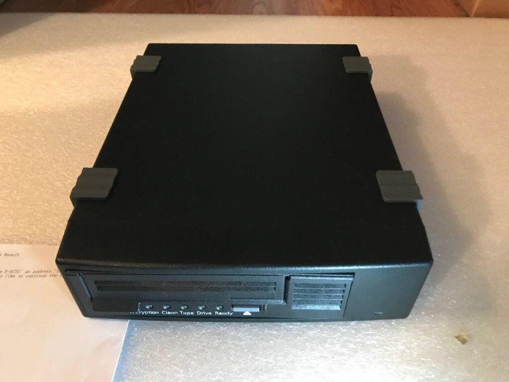 QUANTUM/HP TC-L52AN External SAS 3000 LTO5 Ultrium Drive GENERIC CASE