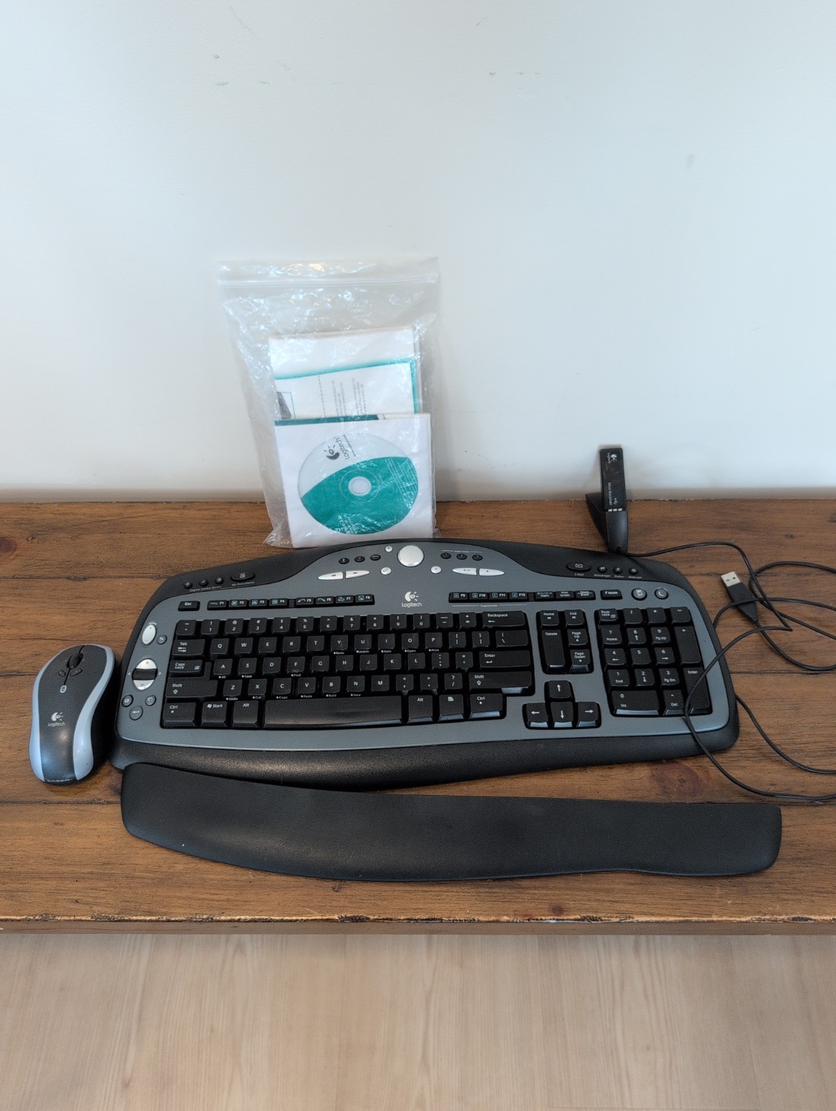 Logitech Wireless MX 3000 Laser Keyboard, Mouse, Dongle Complete W/Manual 