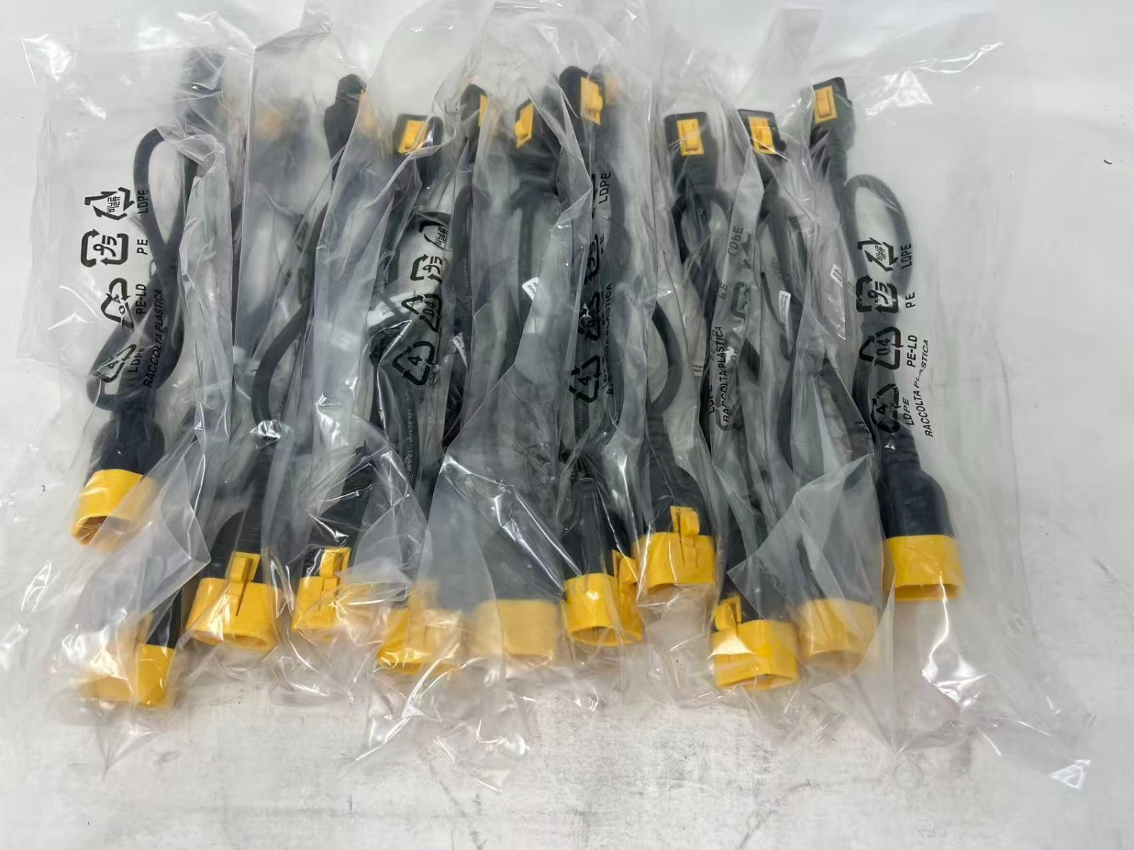 10PCS   ,IEC C13  C14 Power Cable 18AWG 2FT Server PDU UPS Cord /Locking /new