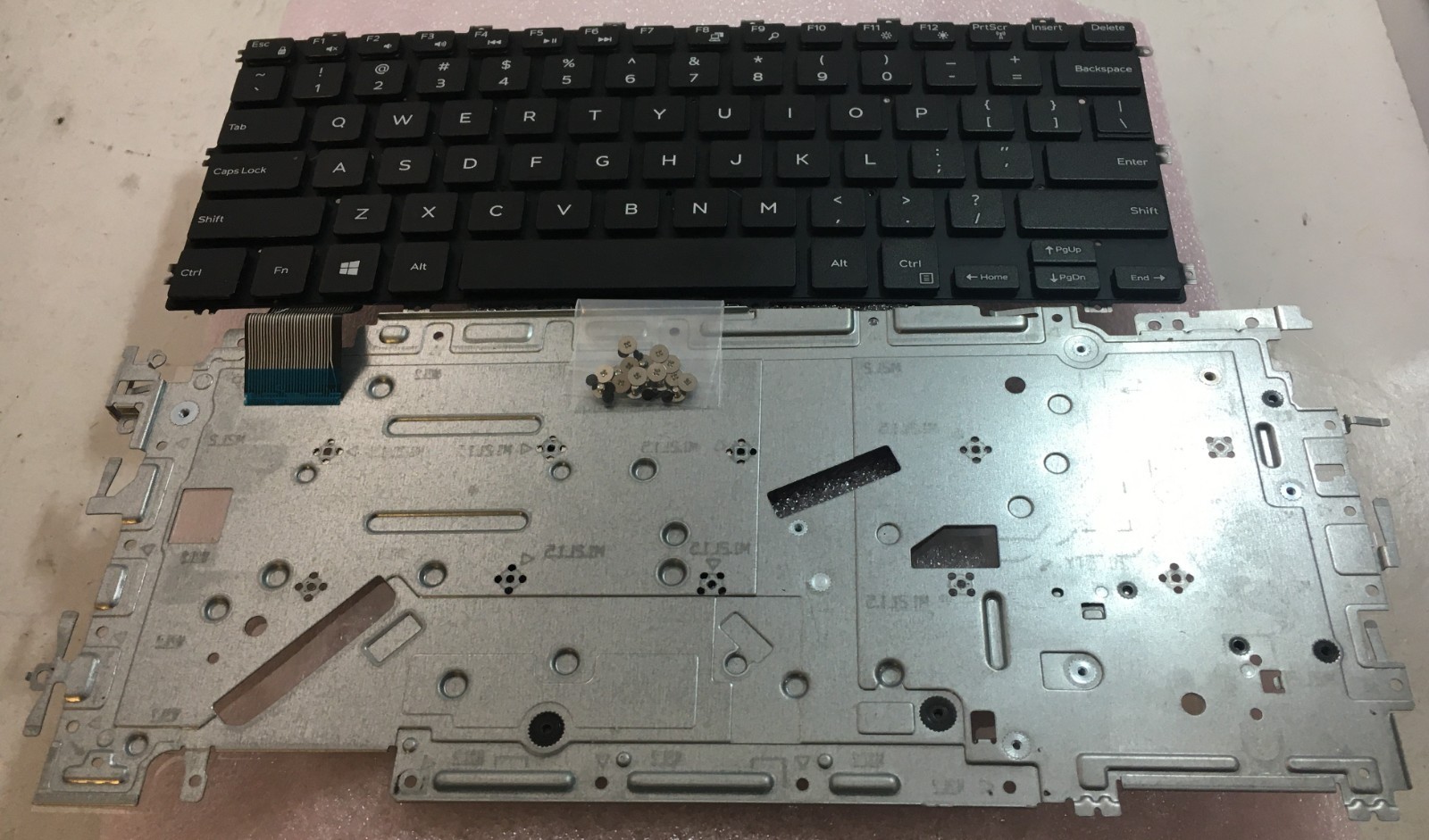 Dell Latitude 3400 US Standard Non-Backlit Keyboard with Bracket 06CY26 0VRMKN