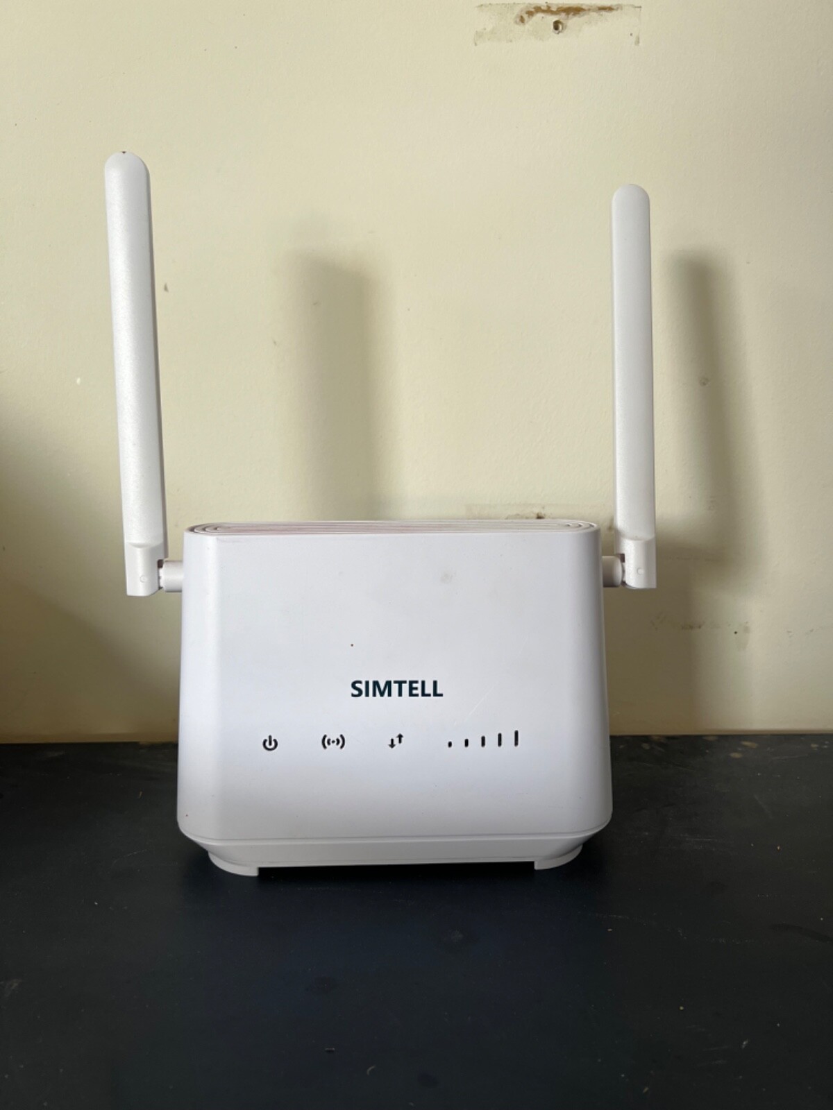 Gotw3 Simtel Router, white, Multi-service cellular WiFi router,
