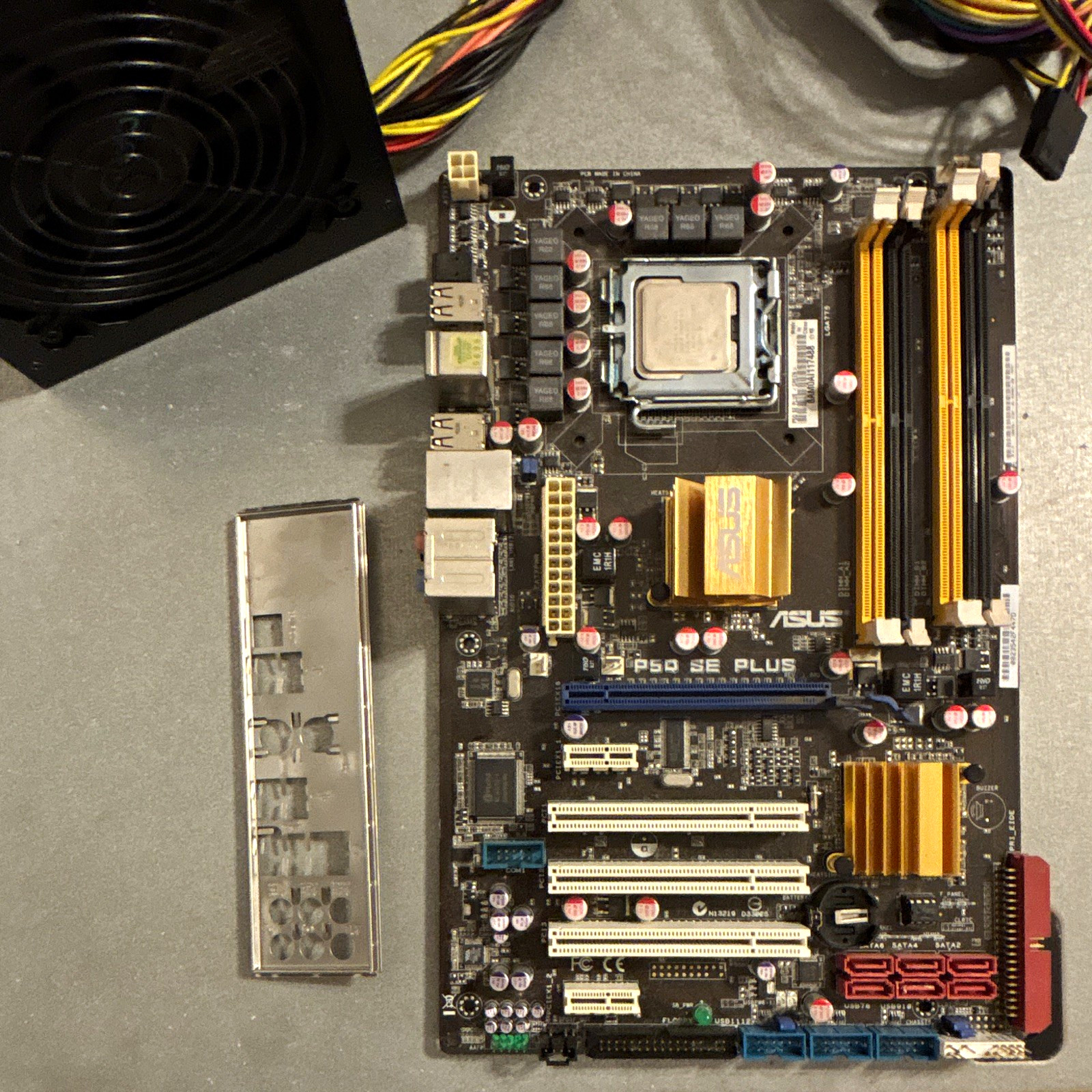 ASUS P5Q SE PLUS MicroATX LGA775 Motherboard + Intel Core 2 Quad Q9550 2.83