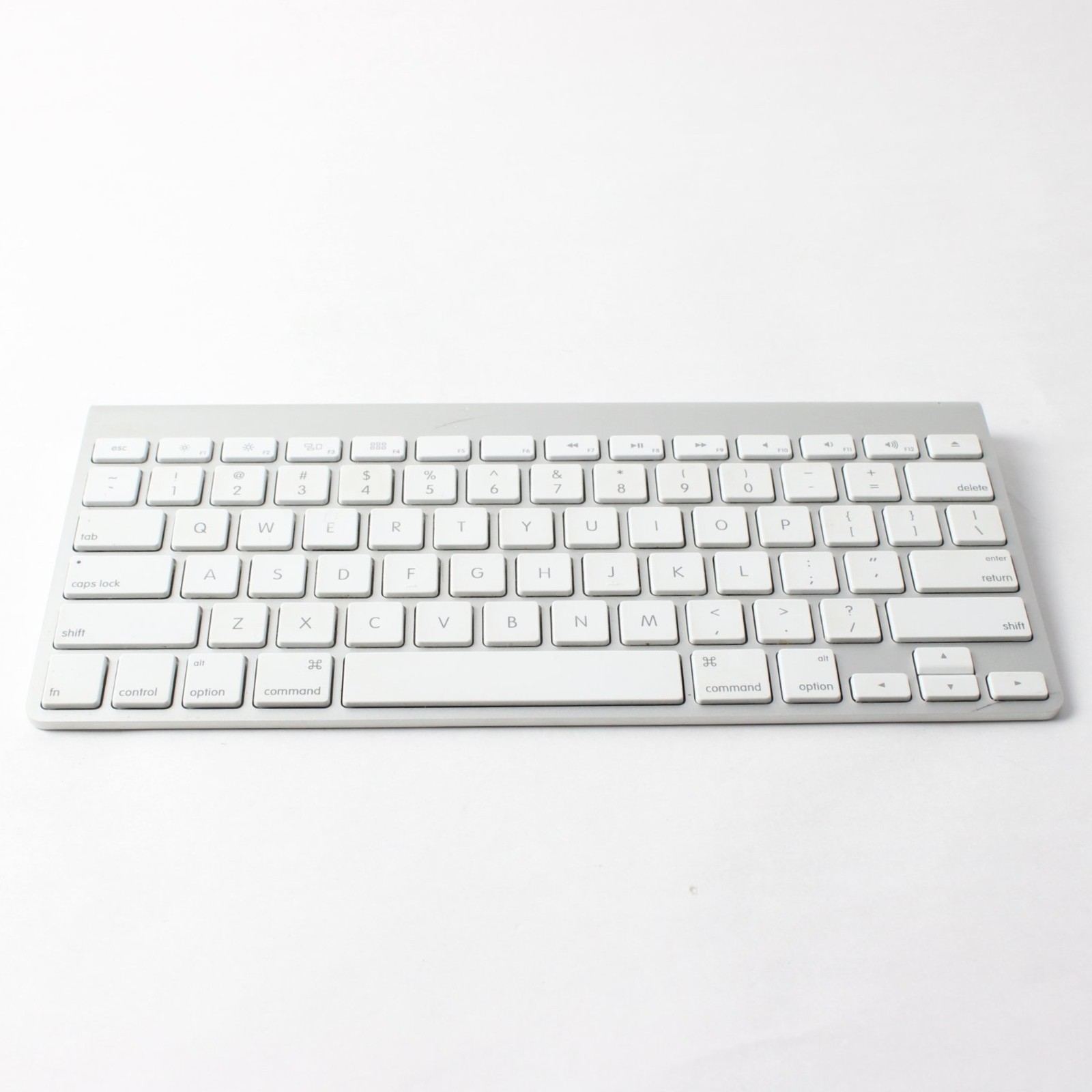 Apple Wireless Bluetooth Keyboard White QWERTY Mac Compatible