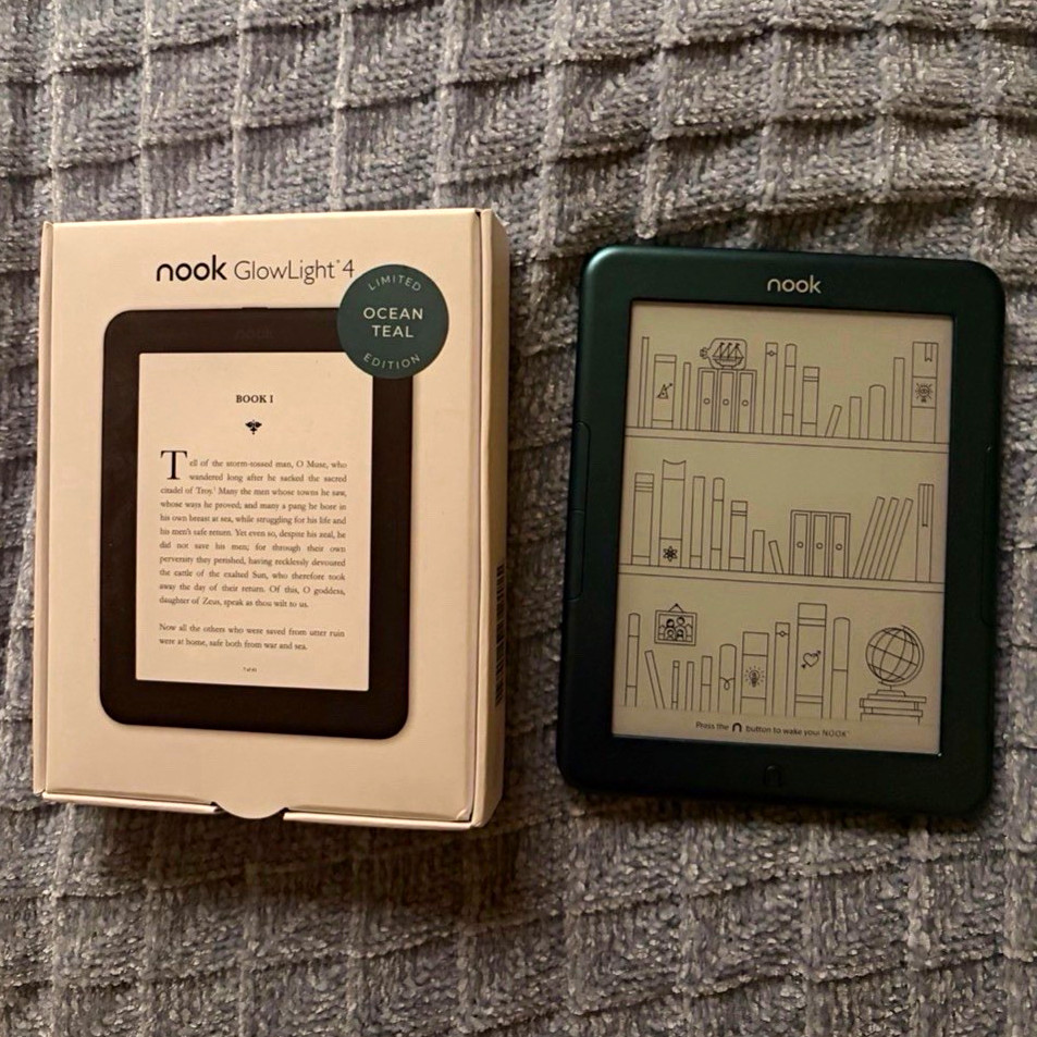 Barnes & Noble Nook GlowLight 4 Limited Edition Ocean Teal eBook Reader
