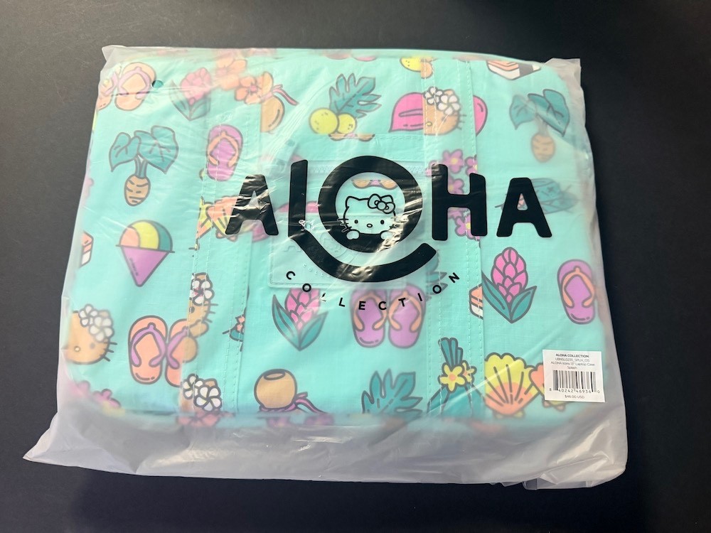 HAWAII Exclusive Aloha Collection Suntan Hello Kitty 13" Laptop Sleeve Tropical