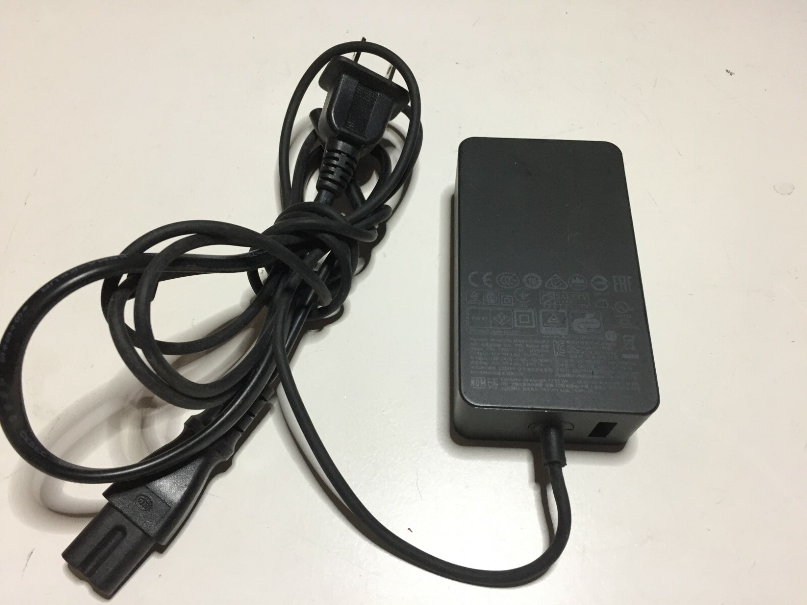 Genuine Microsoft Surface Pro 3, 4, 5 65W 15V 4A 1706 AC Adapter/Charger