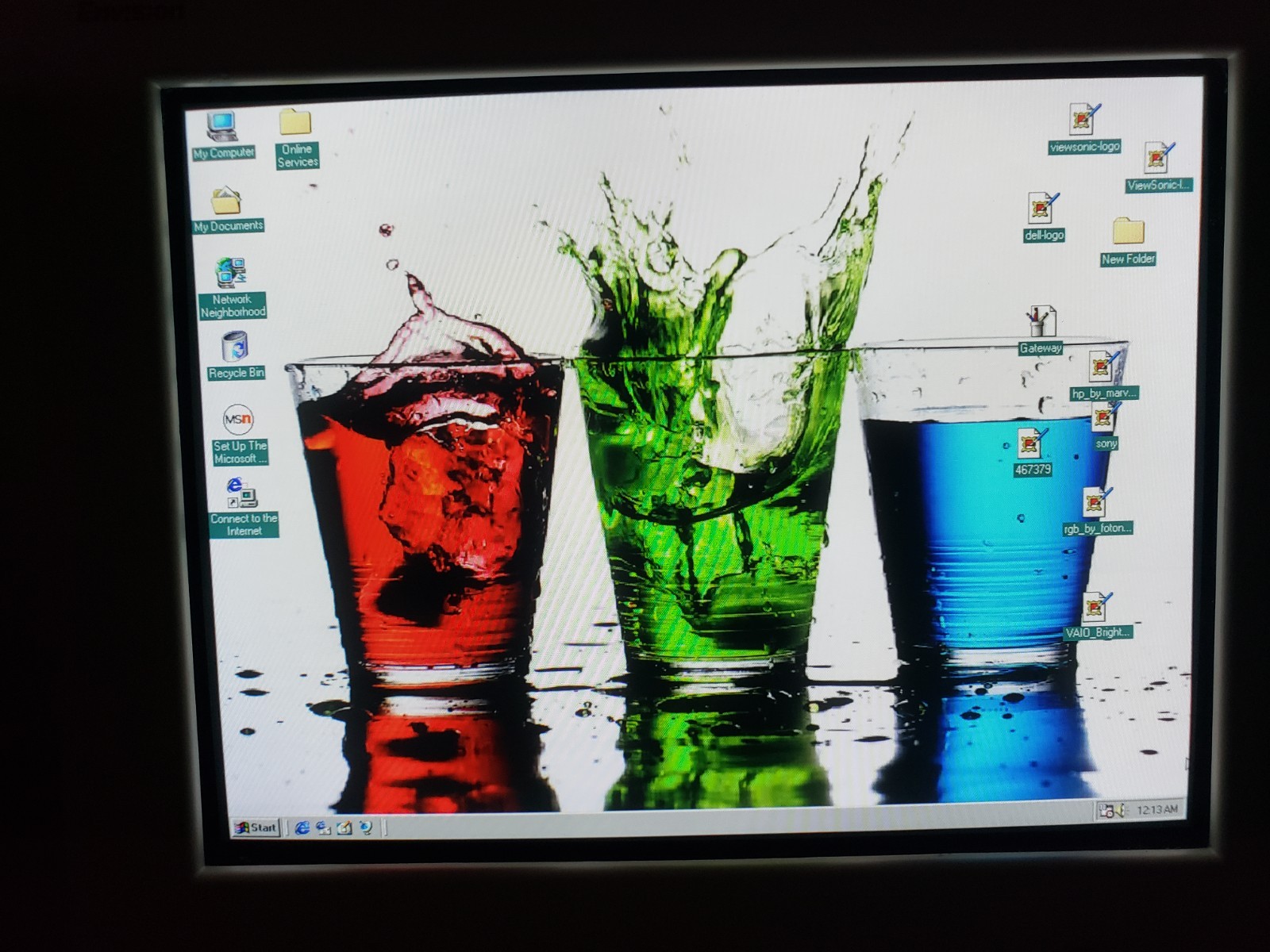 Envision EN-770e Flat Glass VGA CRT Monitor 17" Retro Gaming **Tested **Read