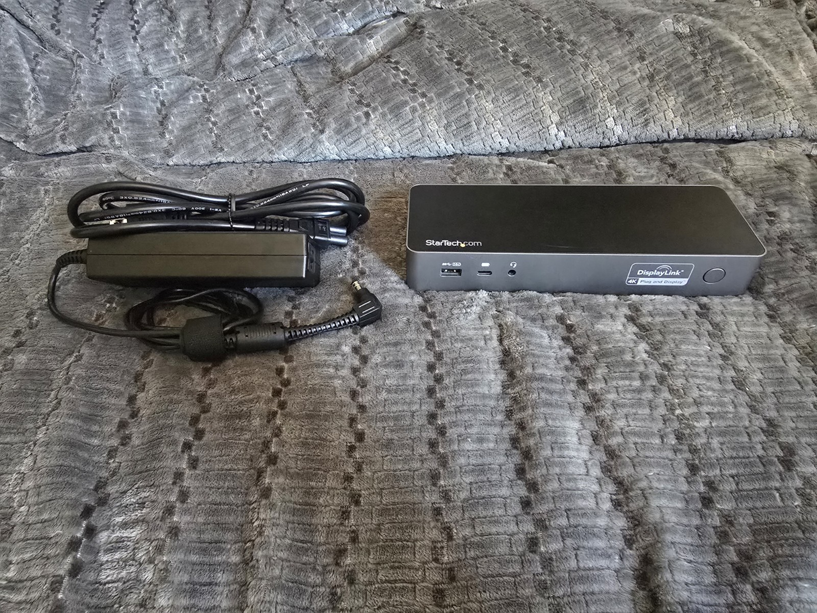 StarTech.com Universal Laptop Docking Station Hybrid USB-C/USB-A Dock Dual 4K DP