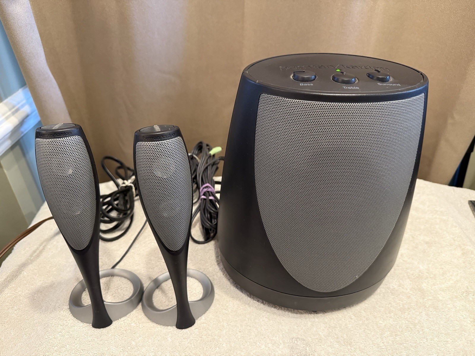 ❤️Harman Kardon Computer Audio System 2.1 with Powered Subwoofer HK695-01