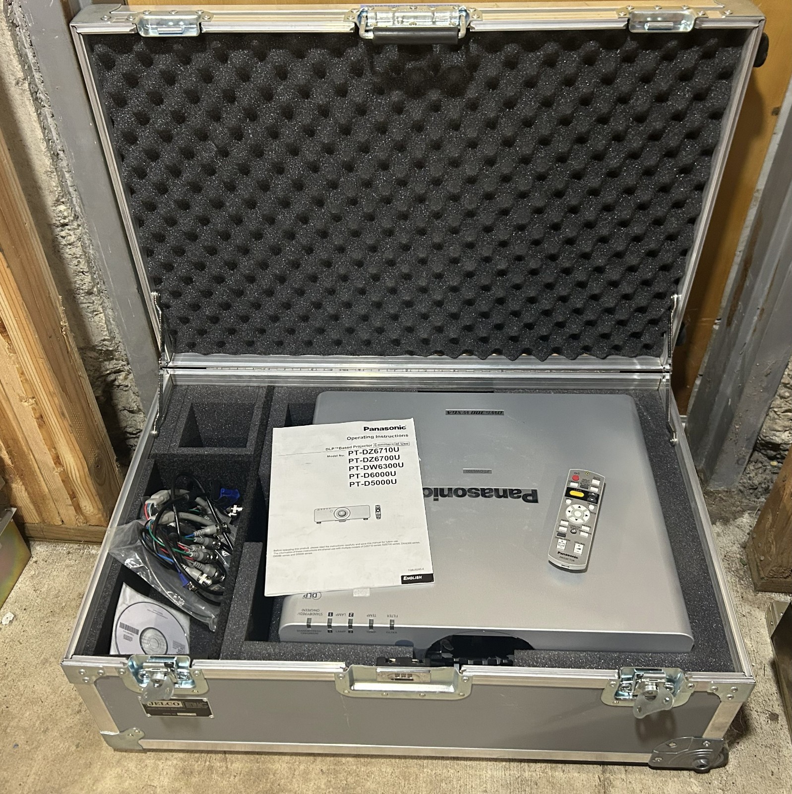 Panasonic DW6300 (PT-DW6300US) WXGA DLP Projector with Shipping Case No Lens