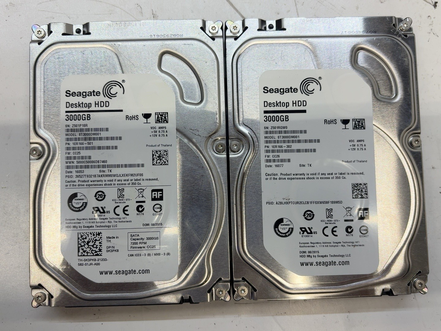 LOT 2 Seagate 3.5" Desktop HDD 3TB SATA III 6Gbps HDD ST3000DM001 T8E11