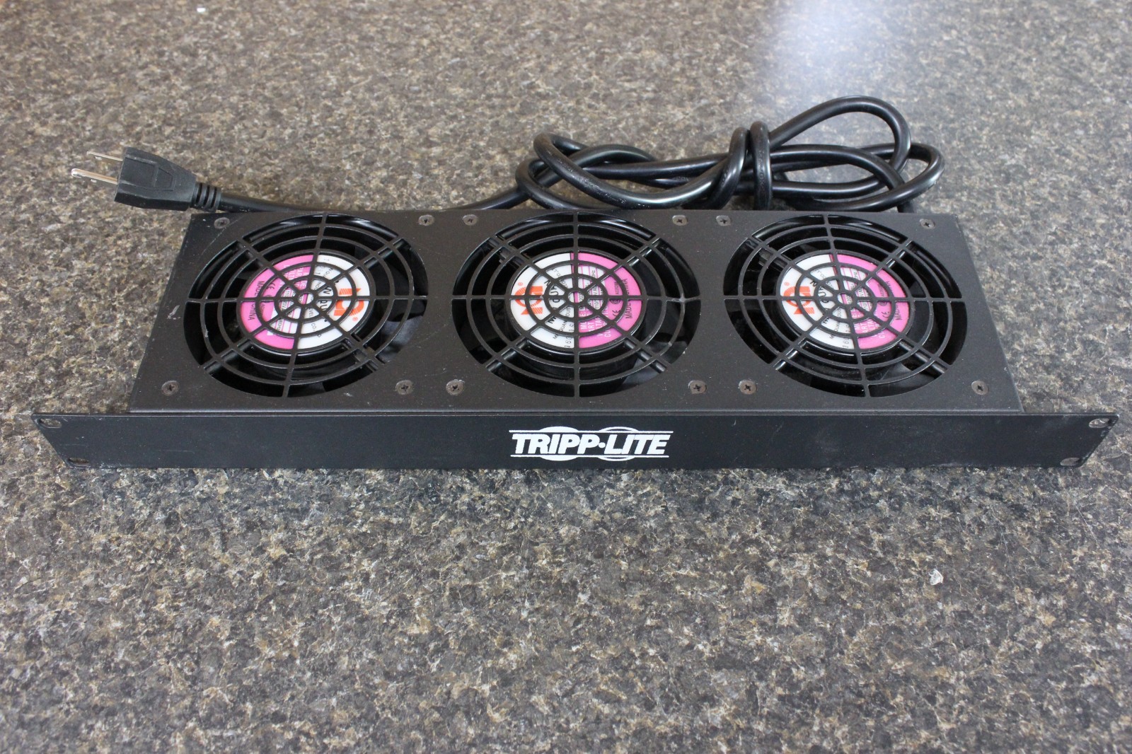 Tripp Lite SRFAN1U 1U Fan Tray 3-Fan Server Rack Cabinet Cooling Unit USED #0453