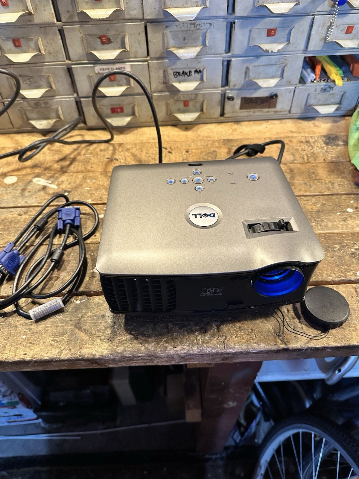 Dell 1800MP Projector DLP Technology With VGA Inputs & Carrying Case - Working