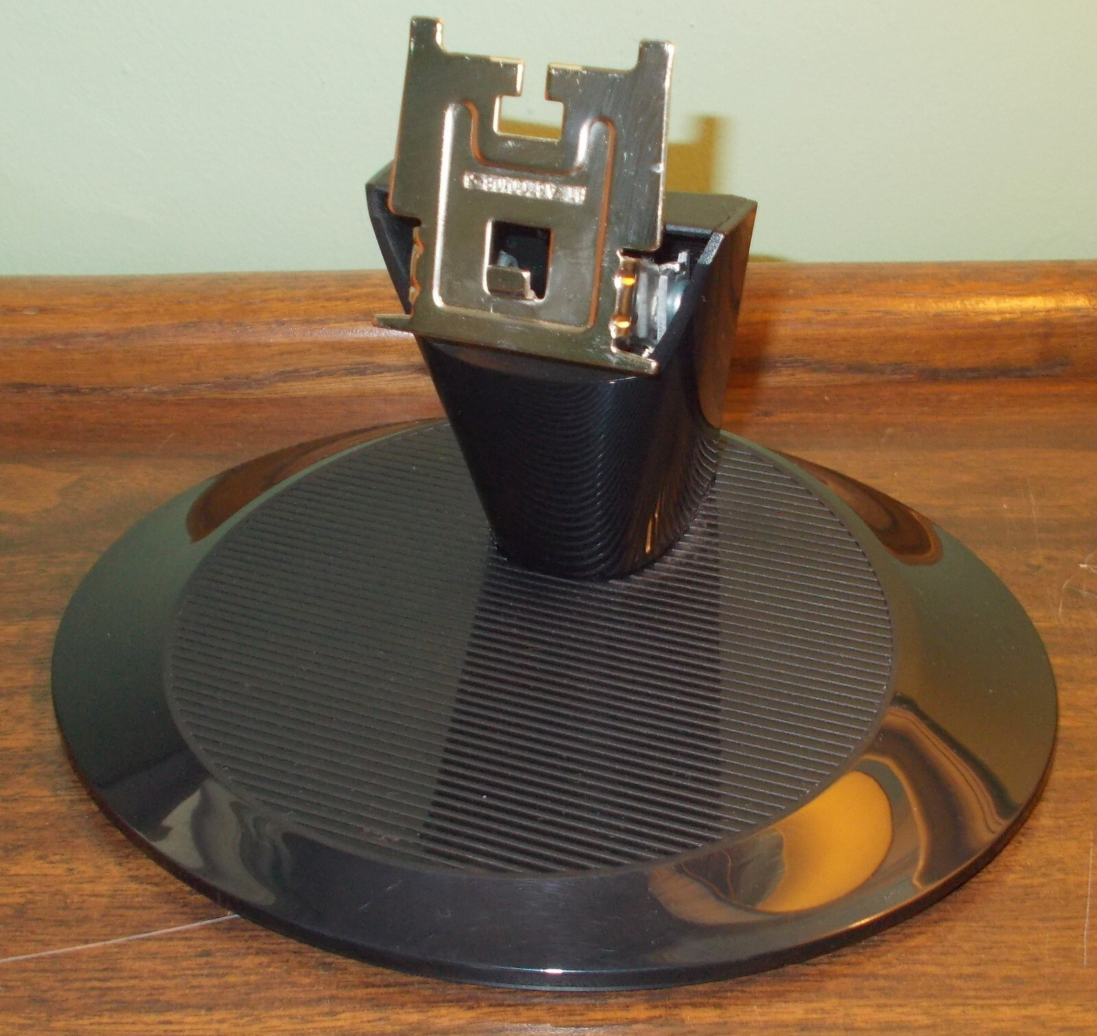 AOC 2236Vw Monitor Screen Display Stand Base Holder in Good Used Condition