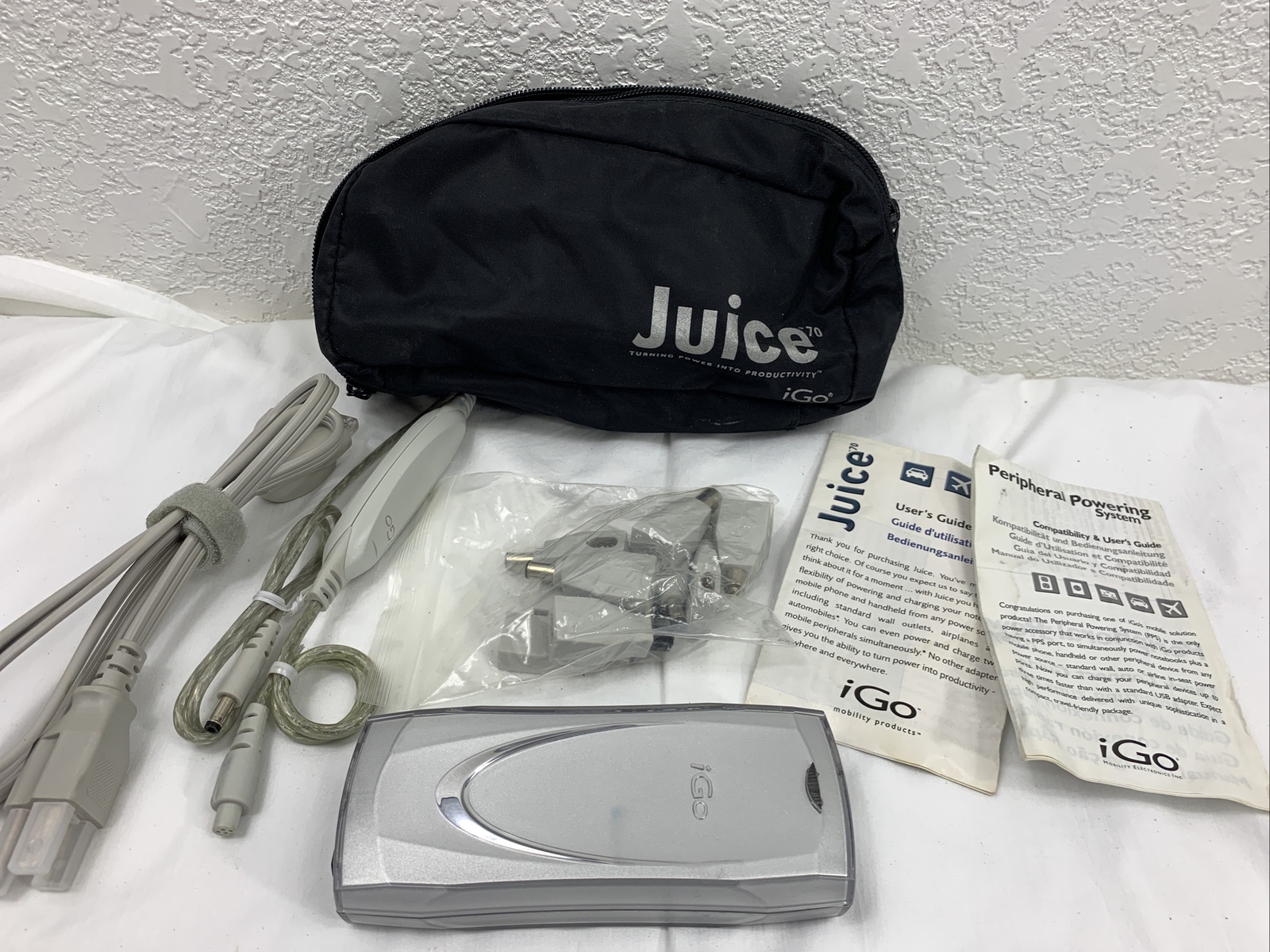 iGO Juice'70 PS0055 70W Universal Laptop Power Adapter Charger with Tips