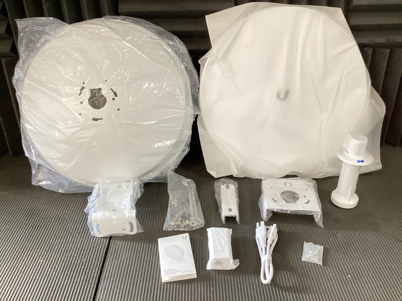 Ubiquiti PBE-5AC-GEN2-US PowerBeam AC Gen2 5GHz High Performance airMAX Bridge