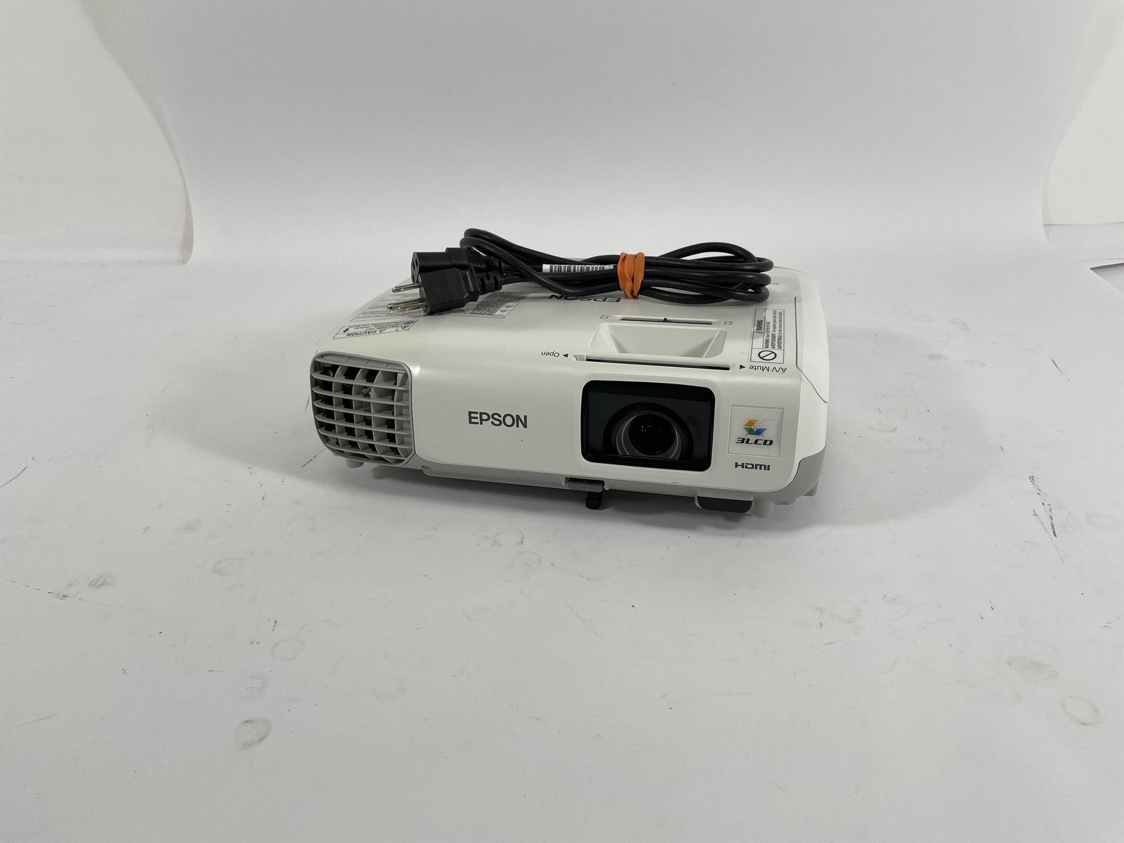 Epson PowerLite 98H H687A 3000 Lumen LCD Projector 2-2.9K Lamp Hours - See Desc