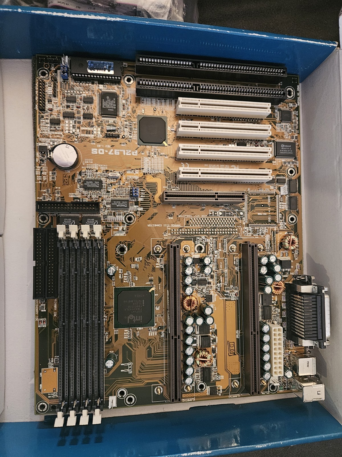 ASUS A.G.P. P2L97 series mainboard Intel 440LX PCIset For Pentium II CPU N.O.S.