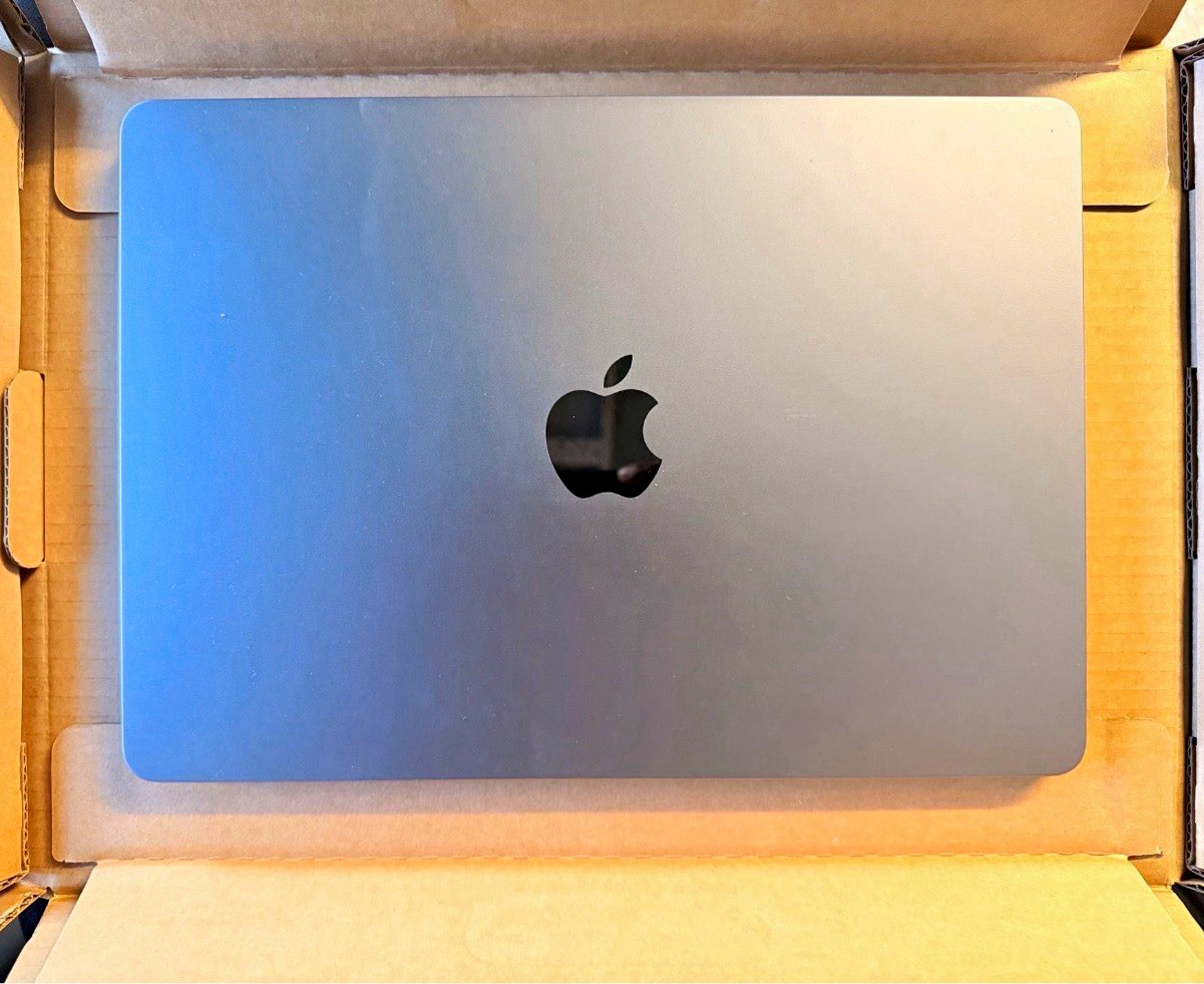 Apple MacBook Air 13-inch 2024