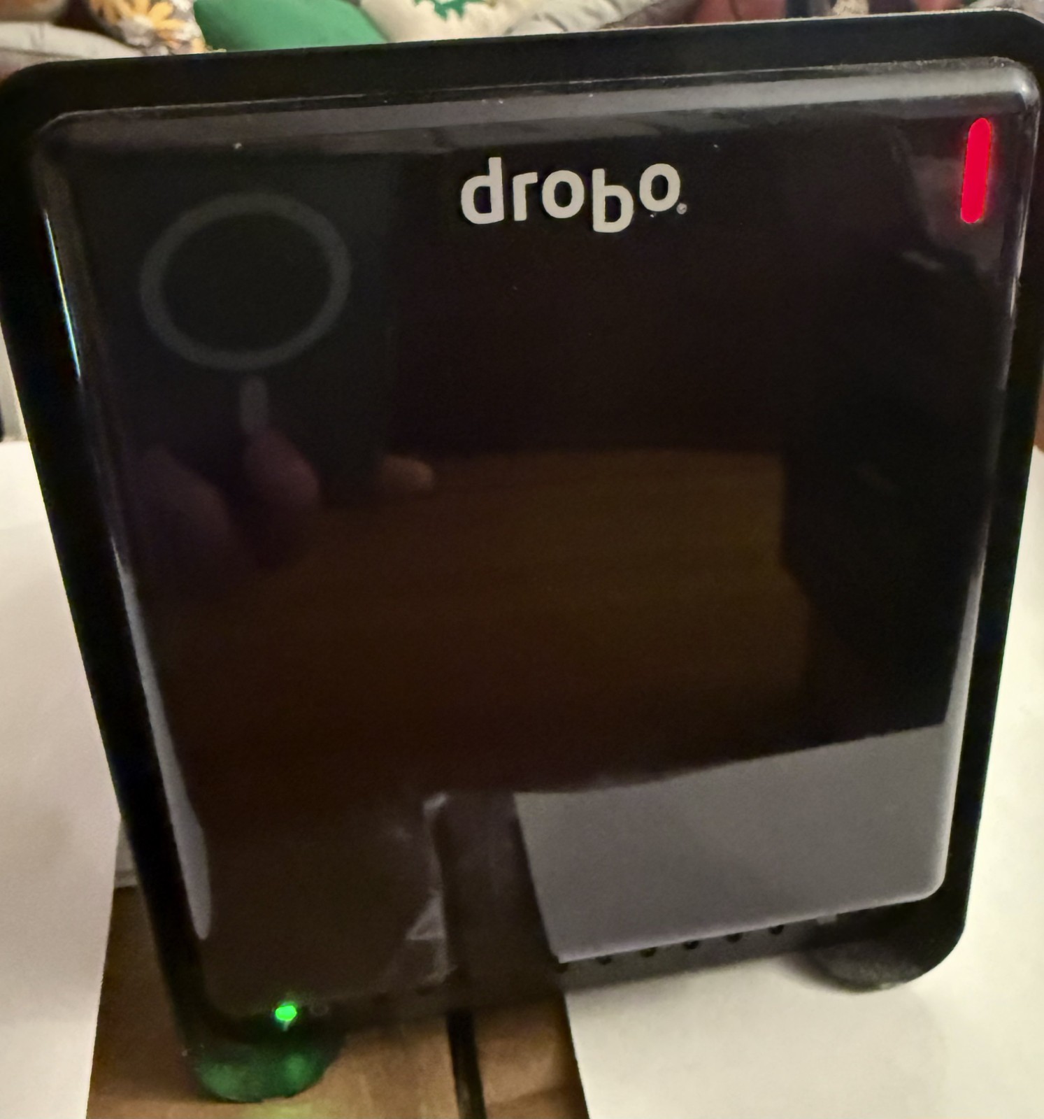 Data Robotics Drobo FS DRDS2-A NAS With AC Adapter NO HDDs