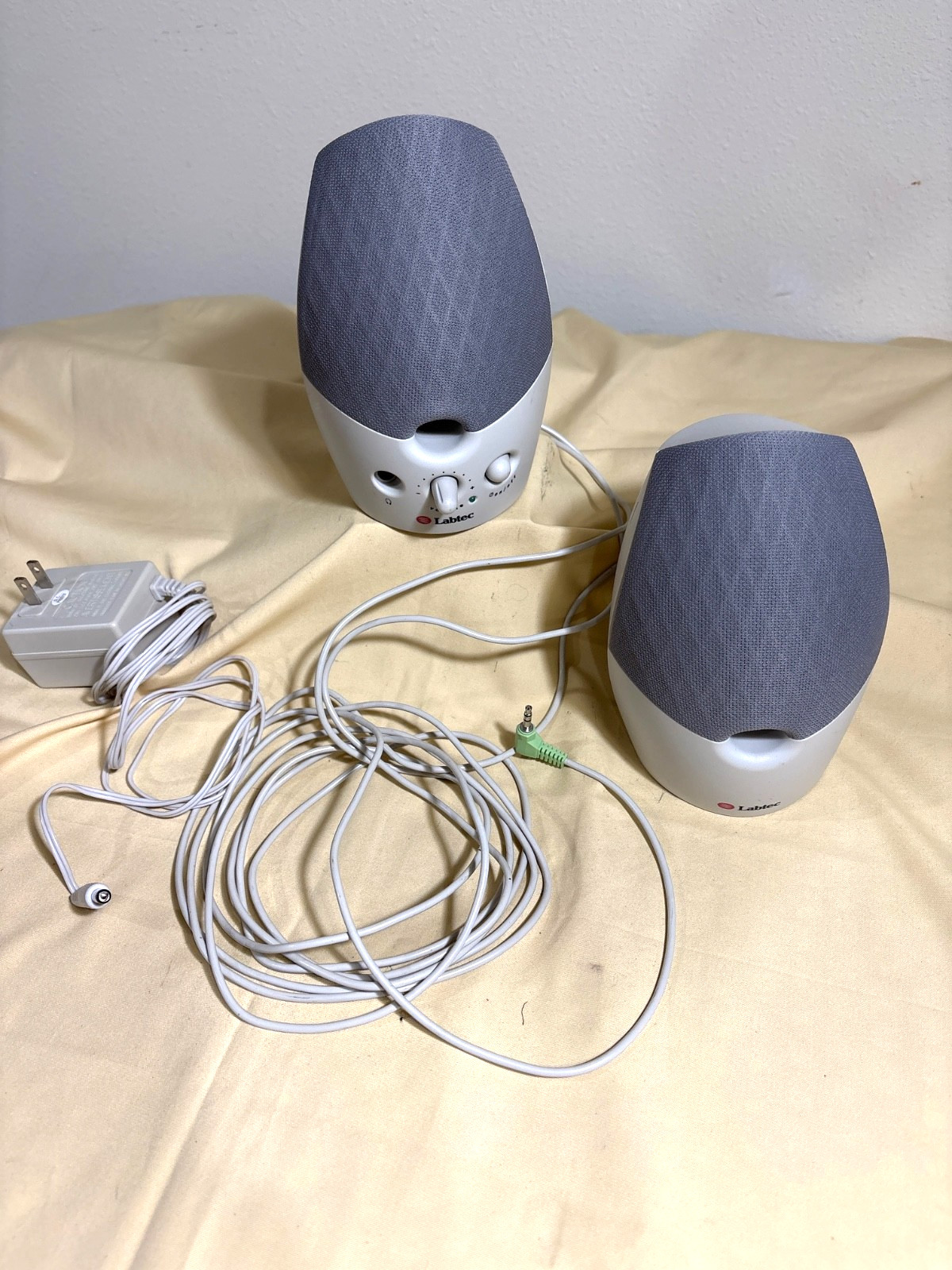 Vintage  Labtec LCS-1050  Desktop Wired Computer Speakers + Power Adapter   A+
