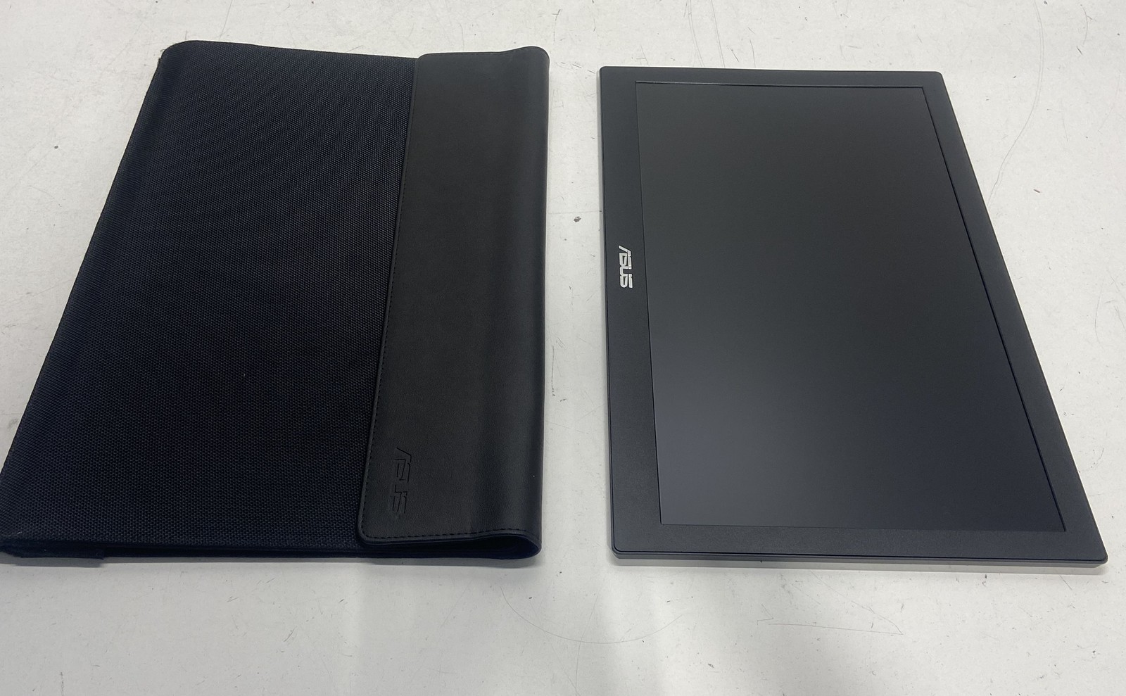 ASUS MB169B+ 15.6" Portable USB Monitor With Protective Sleeve Used