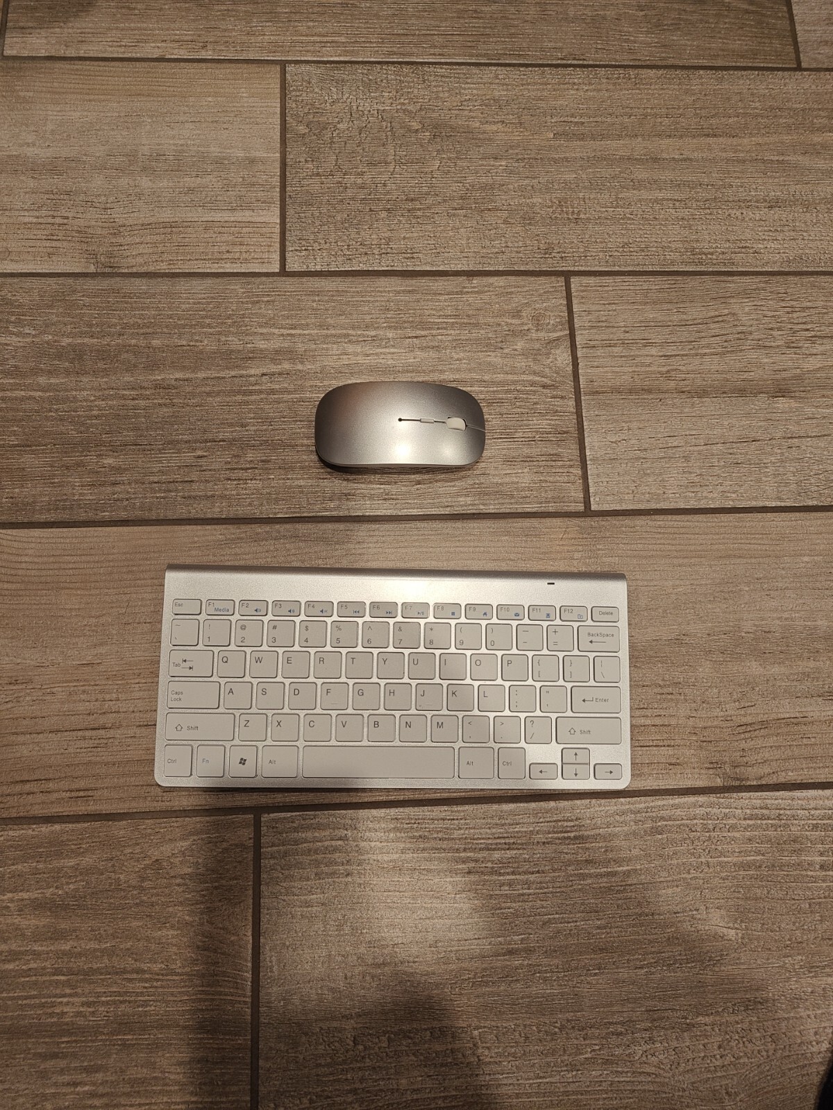 SUPERSONIC SC-531KBM 2.4 GHz Ultra-Slim Wireless Keyboard/Mouse Combo