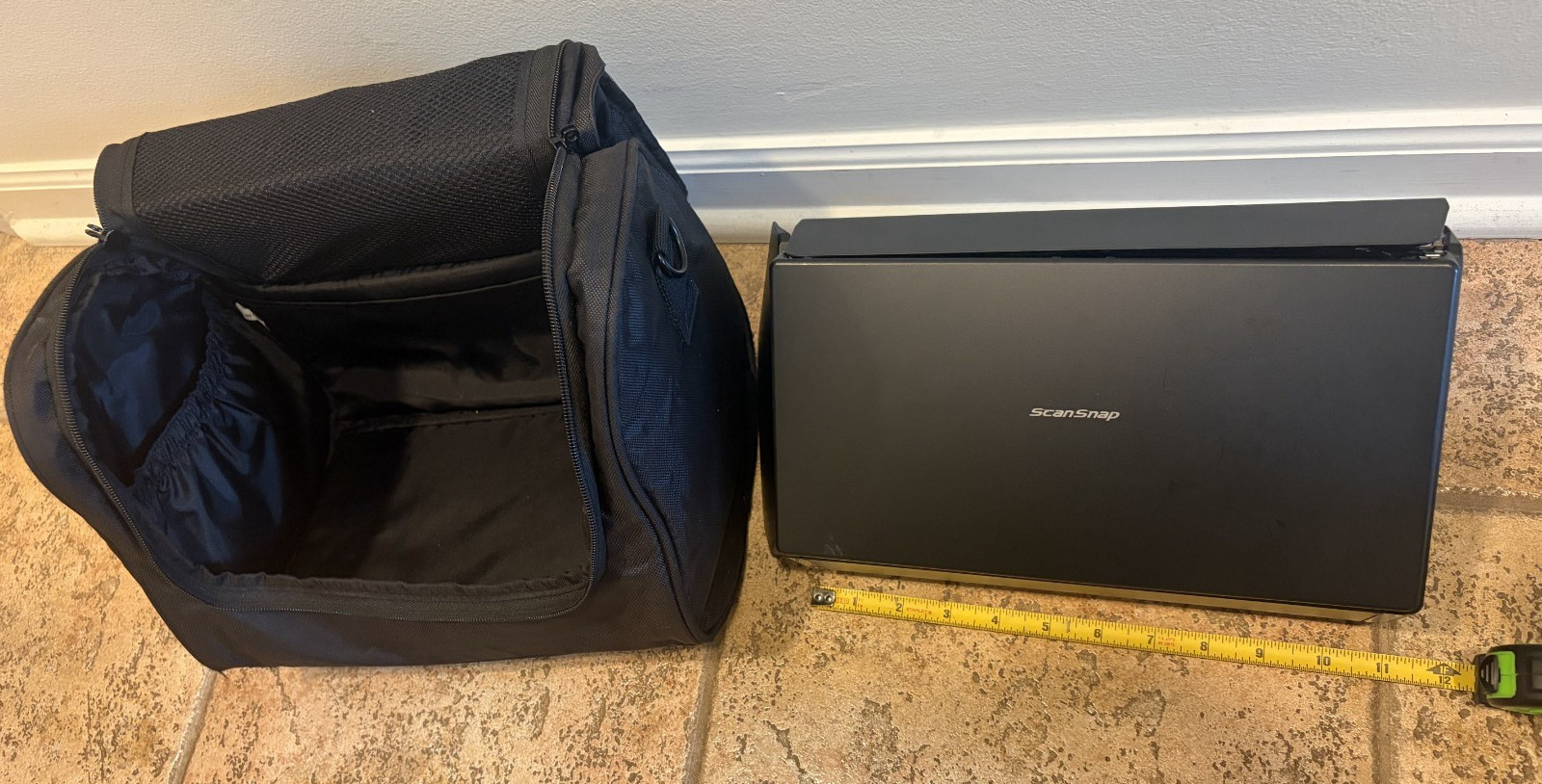Fujitsu ScanSnap iX500 Scanner + Padded Carrying Case - For Parts / Case Include