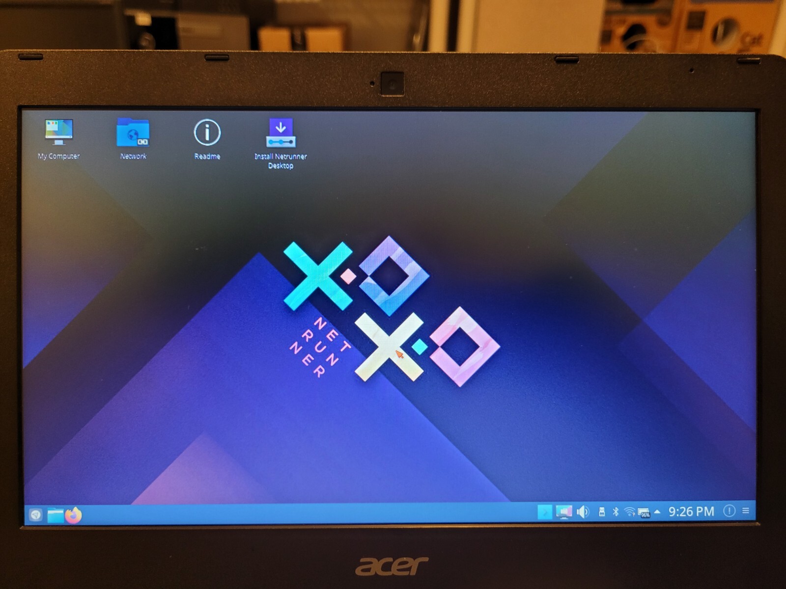 Netrunner Desktop Bootable on 16G USB Stick