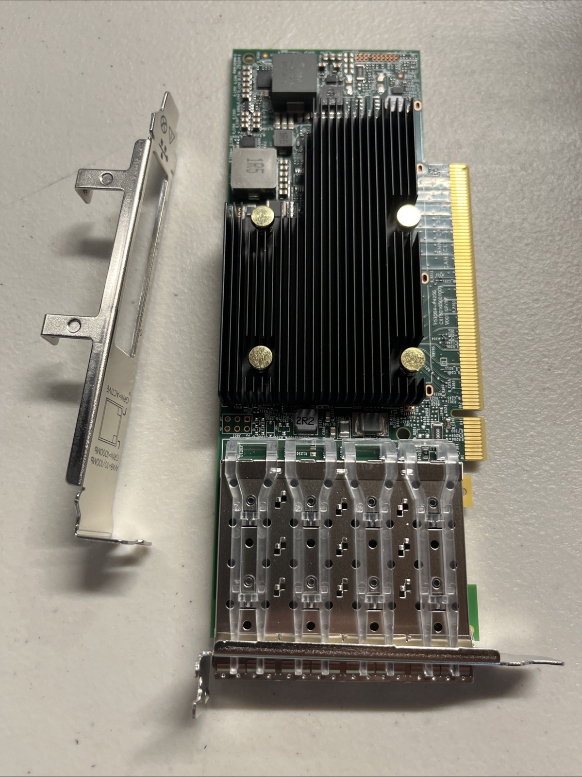 HPE Broadcom BCM57504 Ethernet 10/25Gb 4port SFP28 Adapter P26264-B21 P42266-001