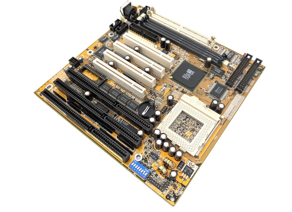 Untested Gigabyte GA-586S2 Rev 1.3 Mainboard Socket 7 Motherboard Retro