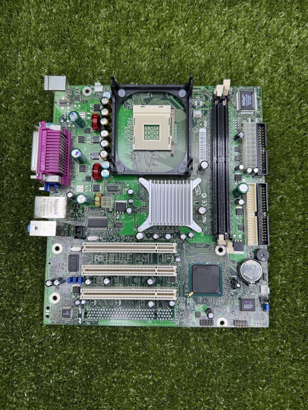 Intel D845GLVA Desktop Motherboard Socket 478 Intel 845GL MicroATX DDR