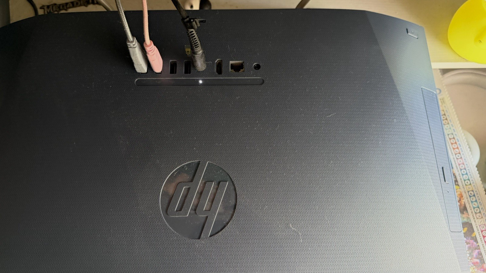 HP 27er 27in LED All In One 1080p HDMI Built-in Speakers Black/Silver