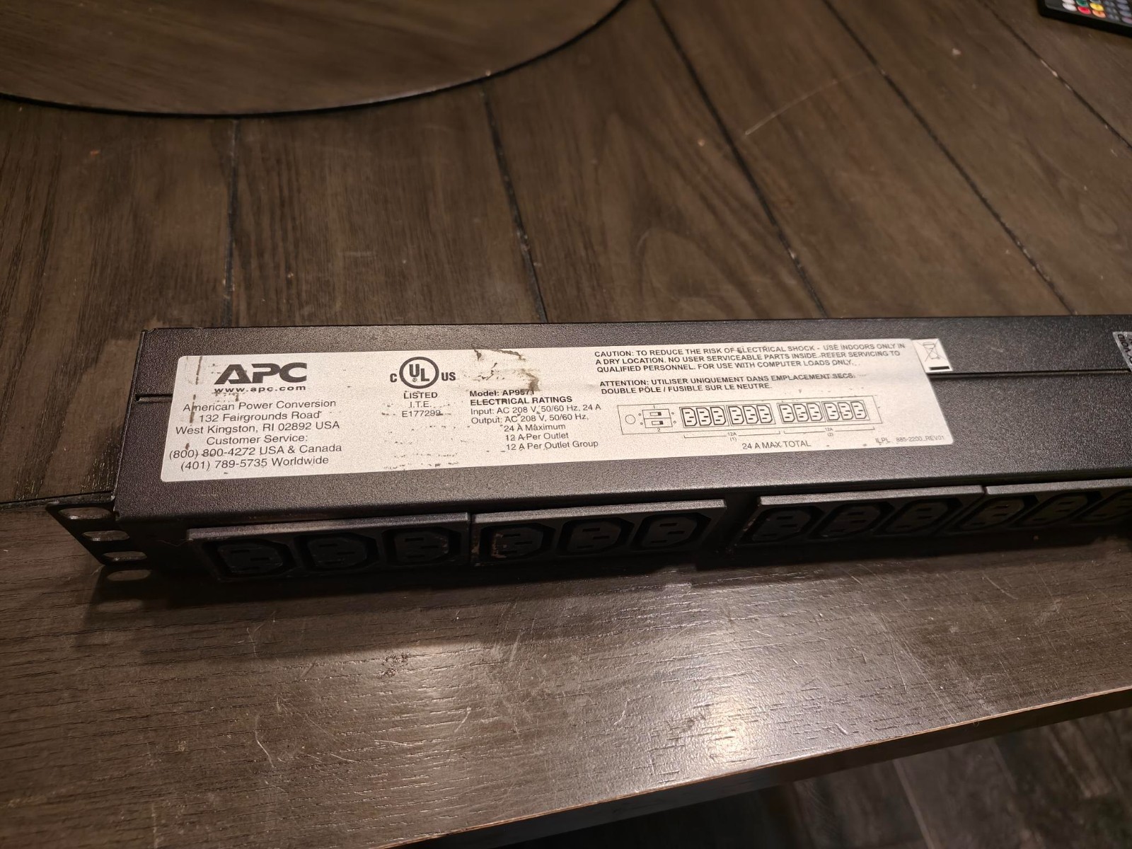 APC AP9571 Rack PDU Power Distribution Unit 30A 208V L6-30 12-Outlet C13 C14