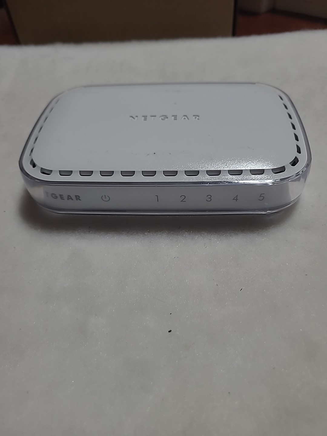 Netgear 5 Port/100 Mbps Switch FS605  v3