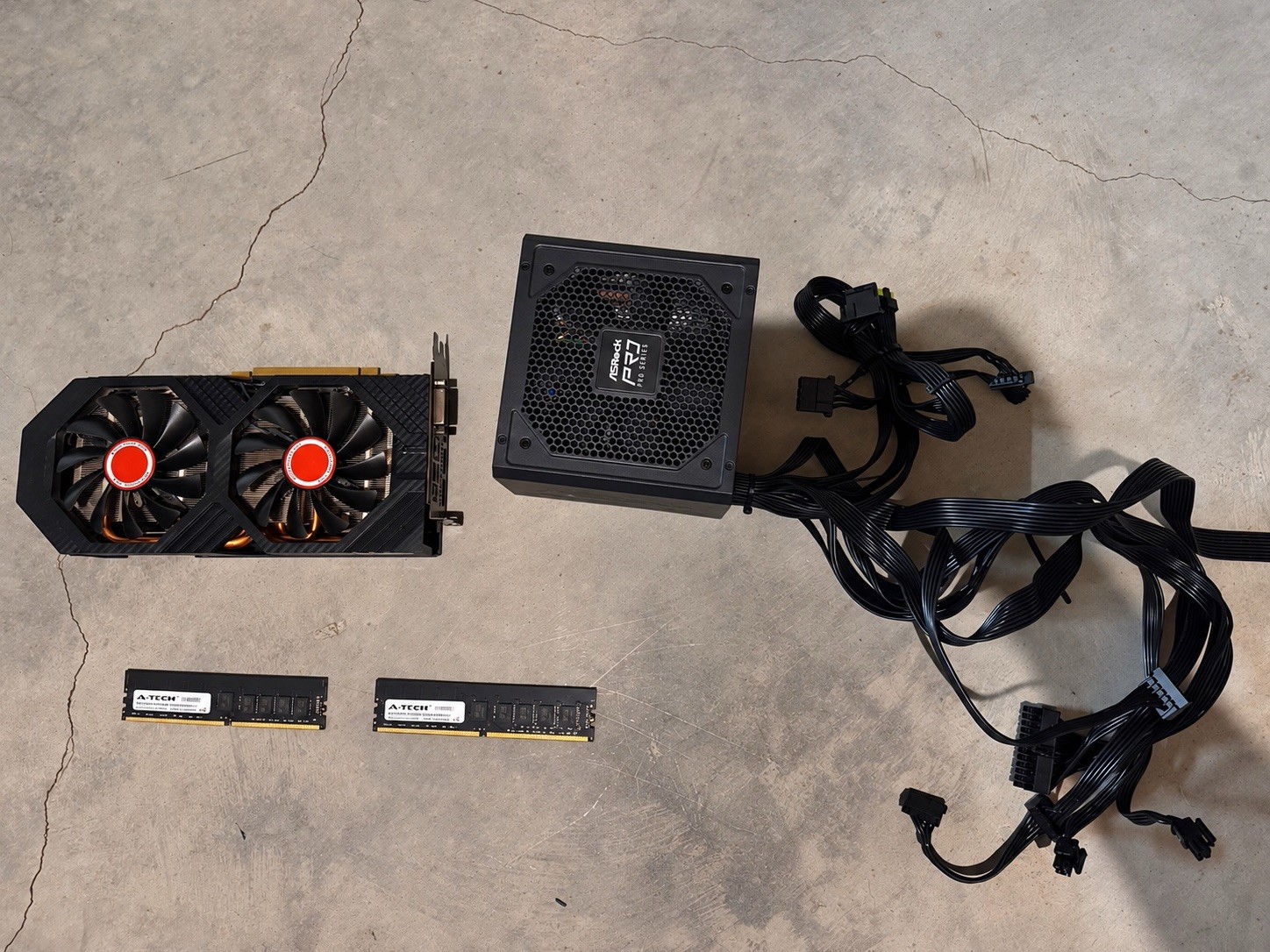 PC Parts Lot – Radeon RX 580 4GB, 32GB DDR4 RAM & 750W PSU