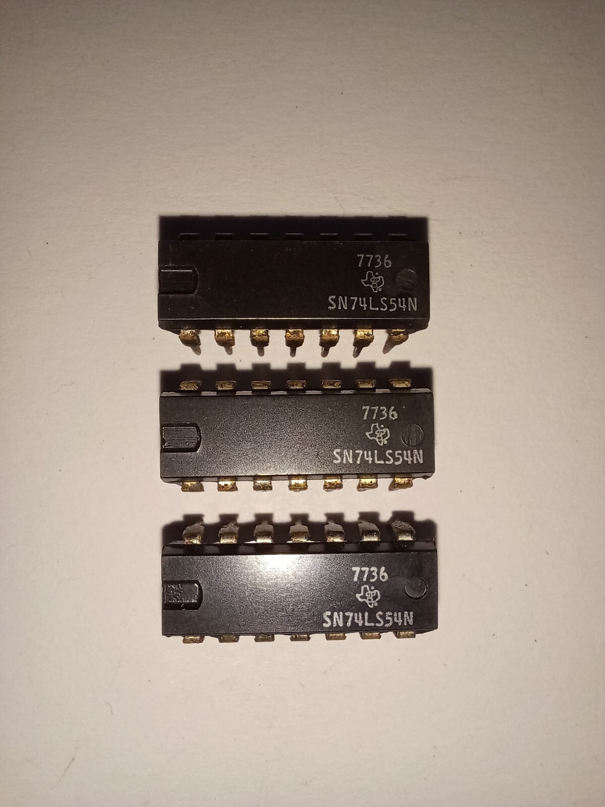 LOT of 3* Texas Instruments SN74LS54N AND-OR-INVERT GATE DIP-14 VINTAGE 1977