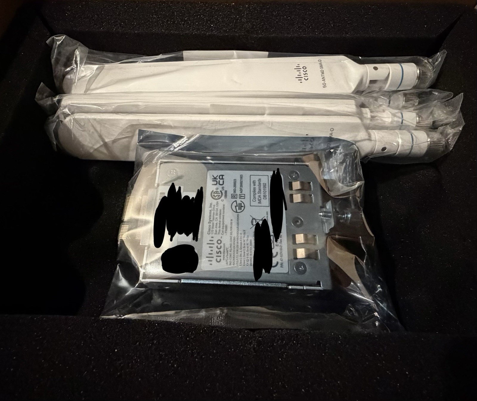 NEW Cisco 5G Sub-6GHz Bundle: P-5GS6-GL Module + 4x 5G-ANTM2-SMA-D Antennas