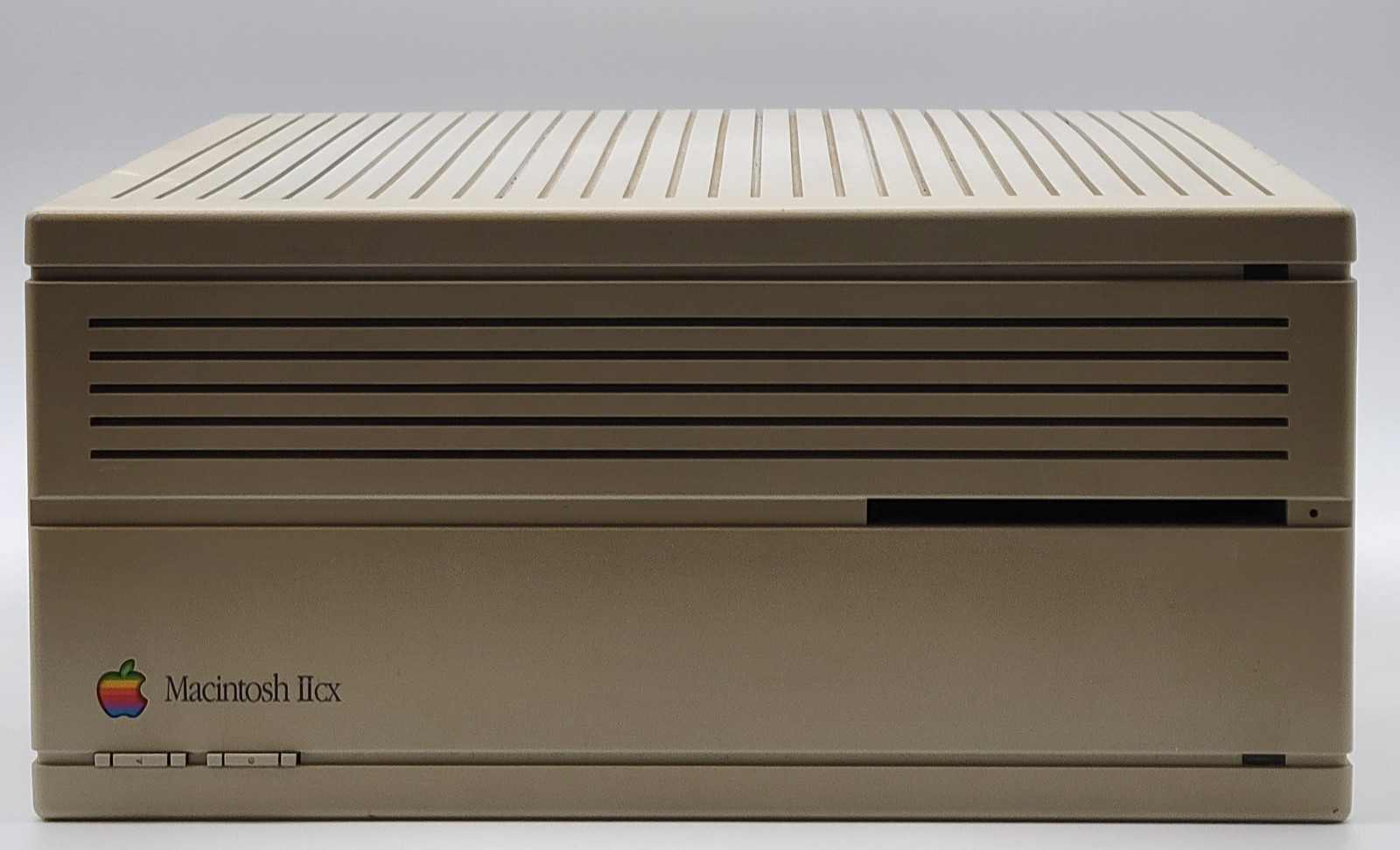 ANTIQUE APPLE MACINTOSH IICX MODEL: M5650 COMPUTER