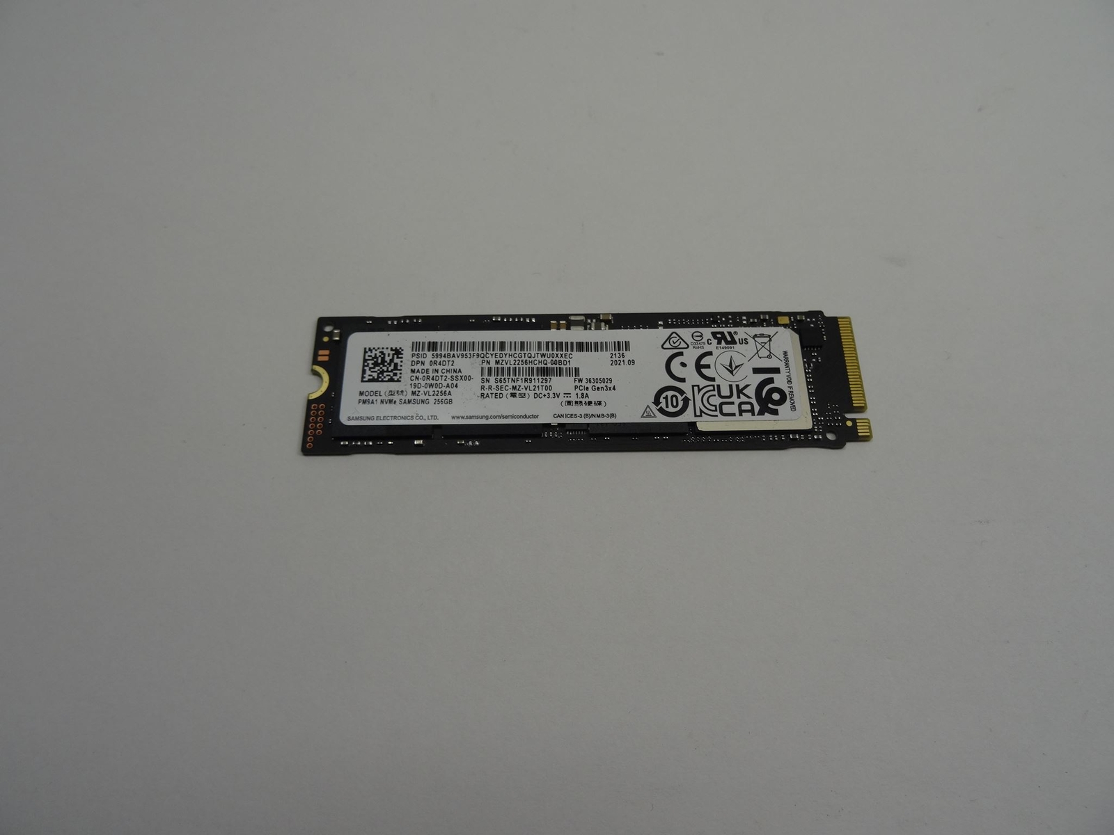SAMSUNG NVME 256GB SSD  DELL 0R4DT2