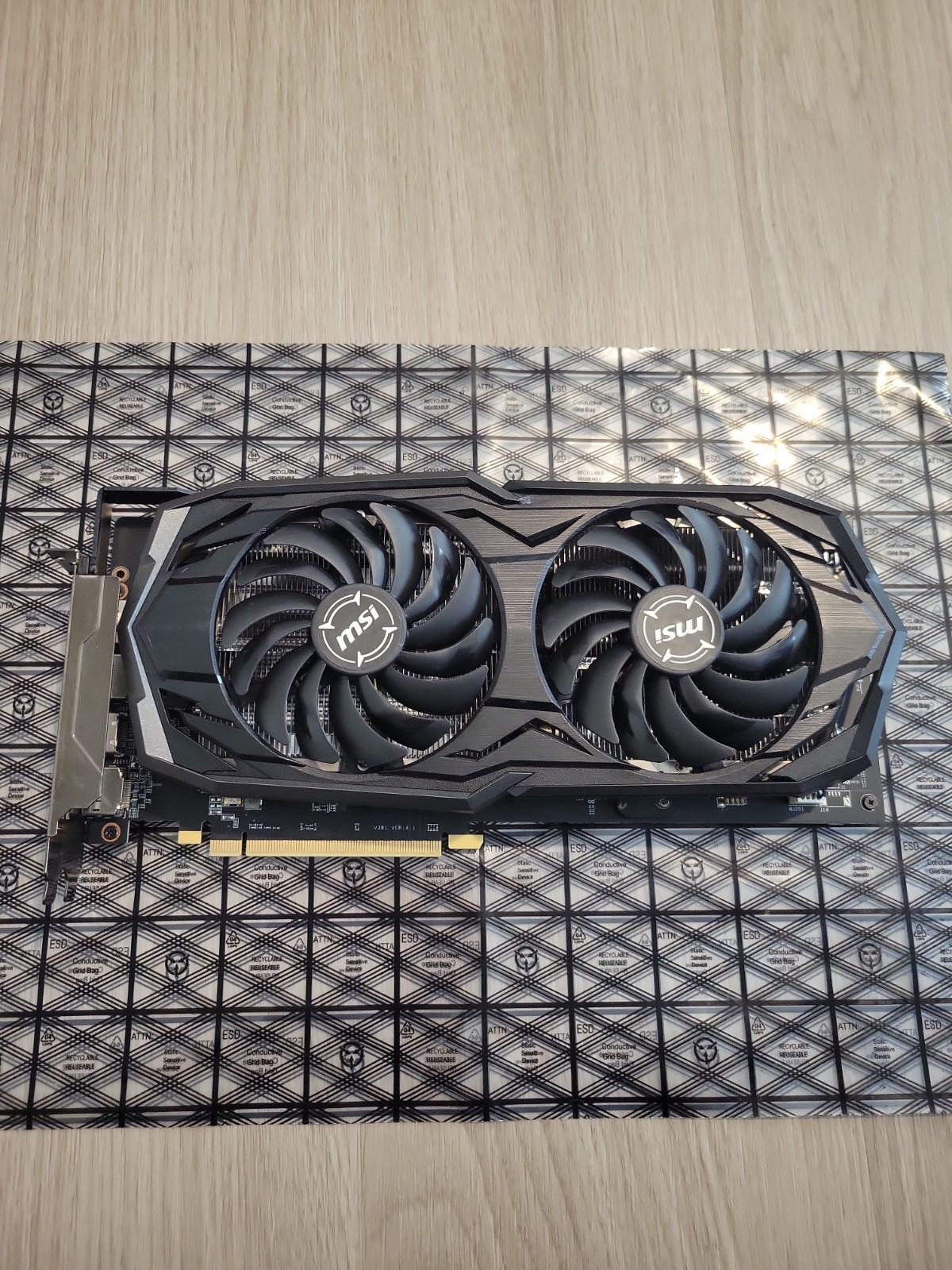 MSI Radeon RX 5600 XT GAMING MX GDDR6 Graphics Card - BROKEN FAN MOUNT READ DESC